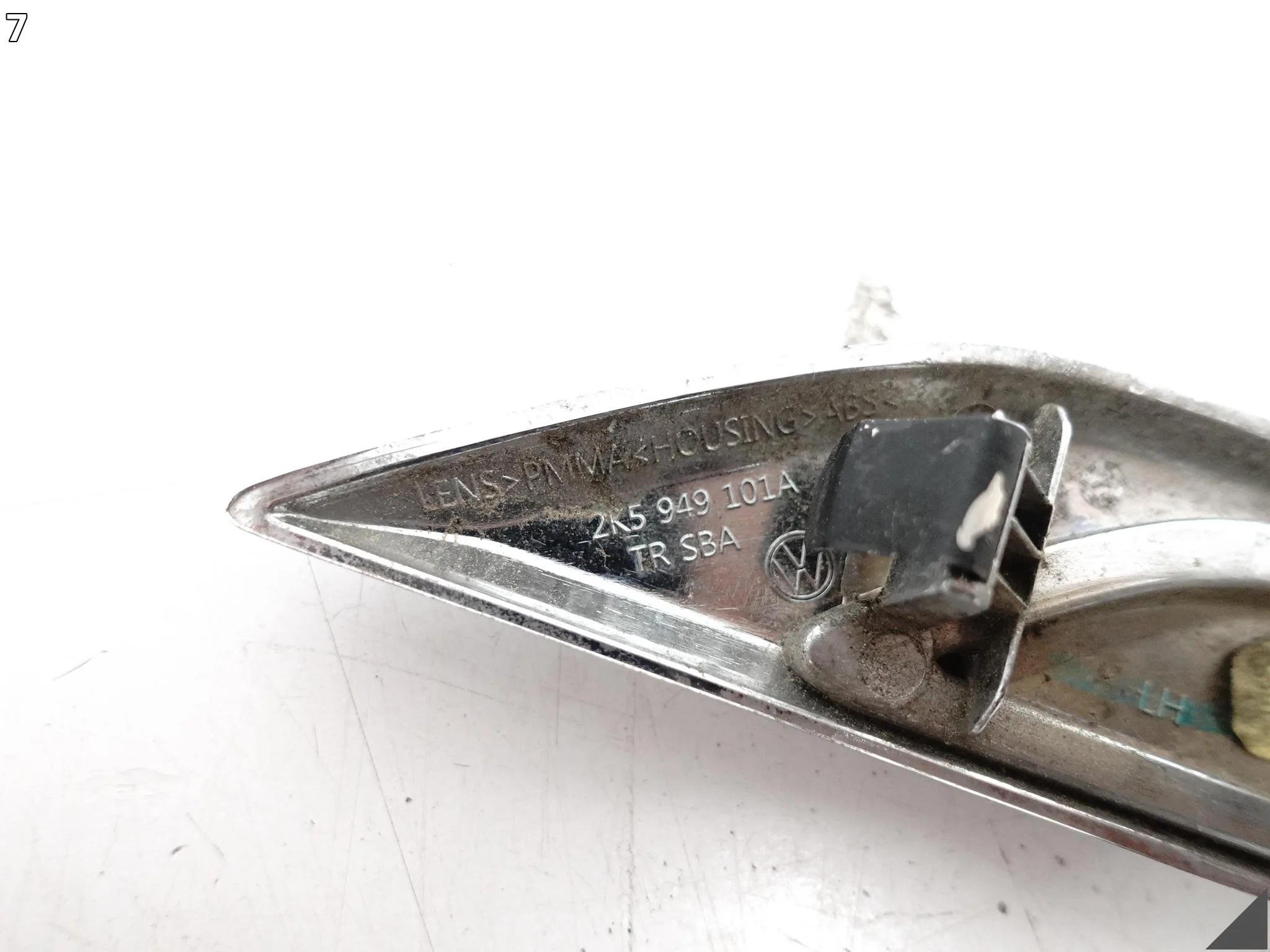 VW CADDY 2K5 LIFT 15-20 KIERUNKOWSKAZ MIGACZ W BŁOTNIK PRZÓD LEWY CHROM 8571ce4294e4dd215567edc19f19124a
