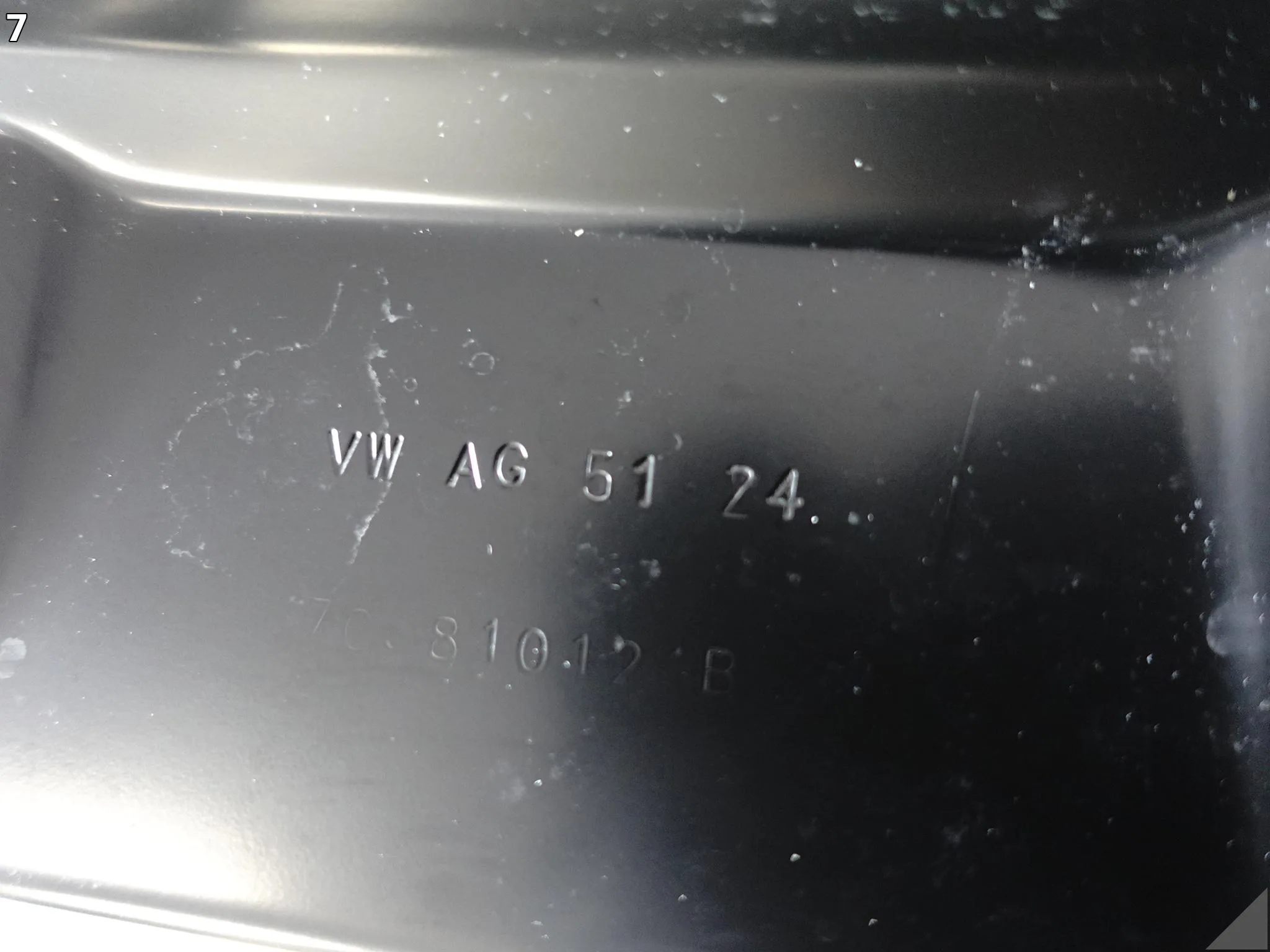 VW CRAFTER II 7C0 MAN TGE UCHWYT POSZYCIE BŁOTNIKA BLACHA MOCOWANIE PRÓG R d49ea6722f7fa33e11349775dd4d8e76