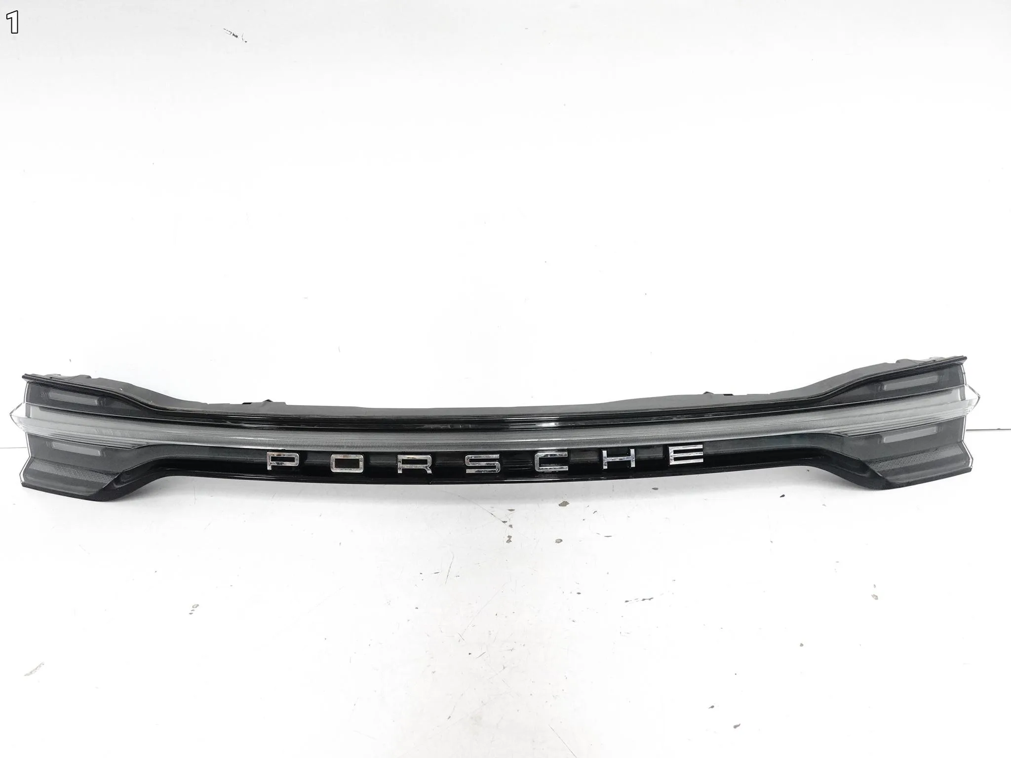 PORSCHE MACAN 95B LIFT 19-26 LAMPA LED BLENDA KLAPA BAGAŻNIK TYŁ CIEMNA EU 81f842c3f8f47bc2c596a185a9c215d9