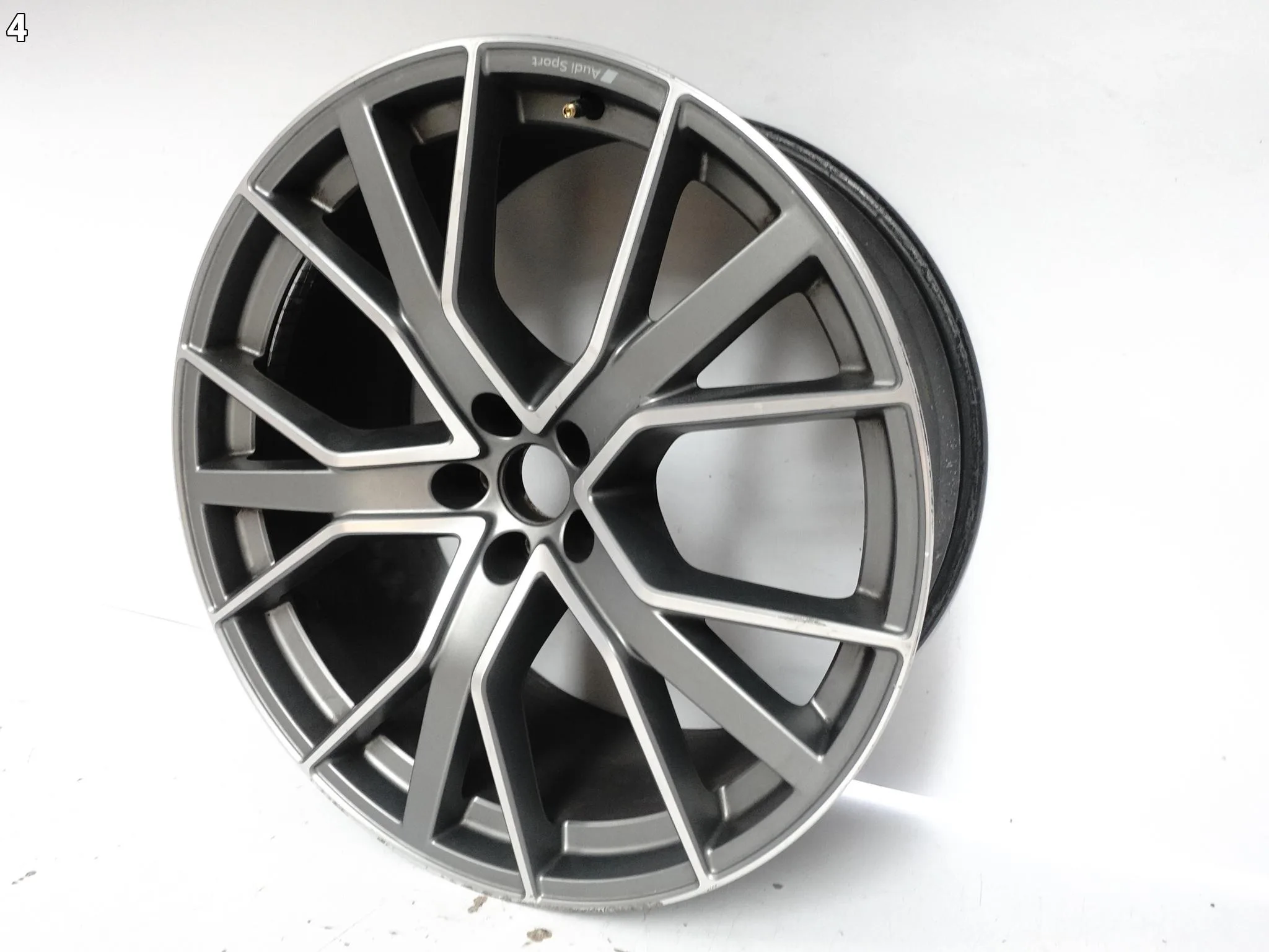 AUDI SQ7 Q7 4M0 FELGA ALUMINIOWA AUDI SPORT 10Jx22 ET26 5×112 985b2cd3ff75be0bec01d40788bc4d68