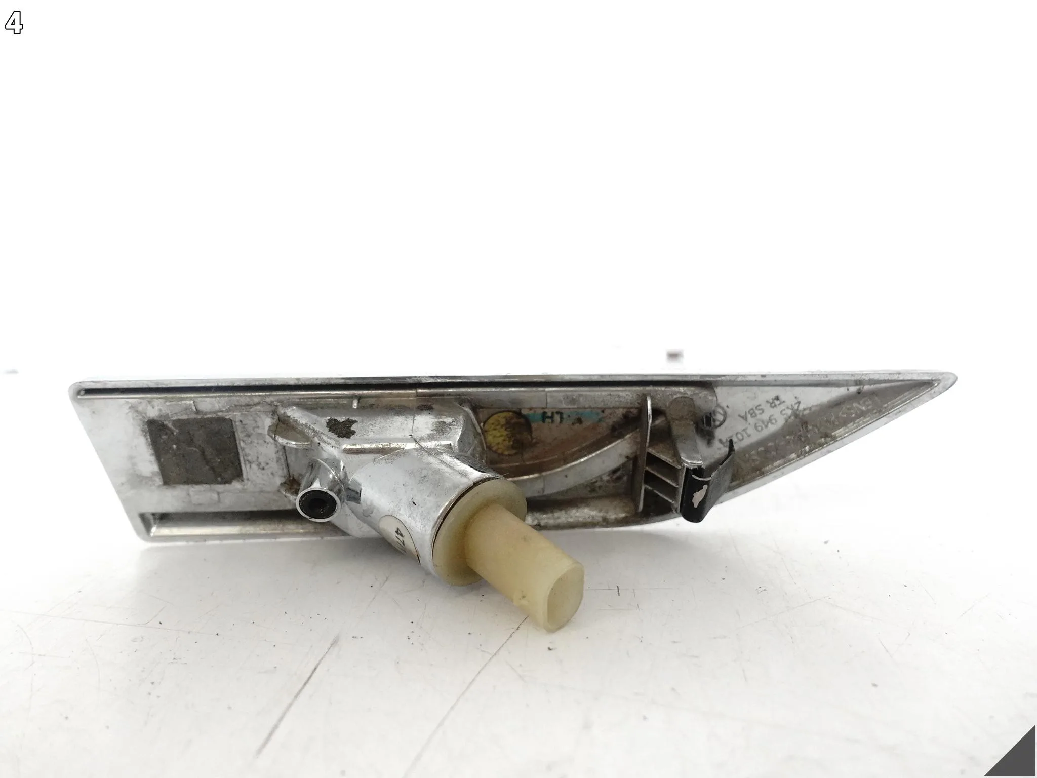 VW CADDY 2K5 LIFT 15-20 KIERUNKOWSKAZ MIGACZ W BŁOTNIK PRZÓD LEWY CHROM 045748d3eb11232a67f16f0fe668264c
