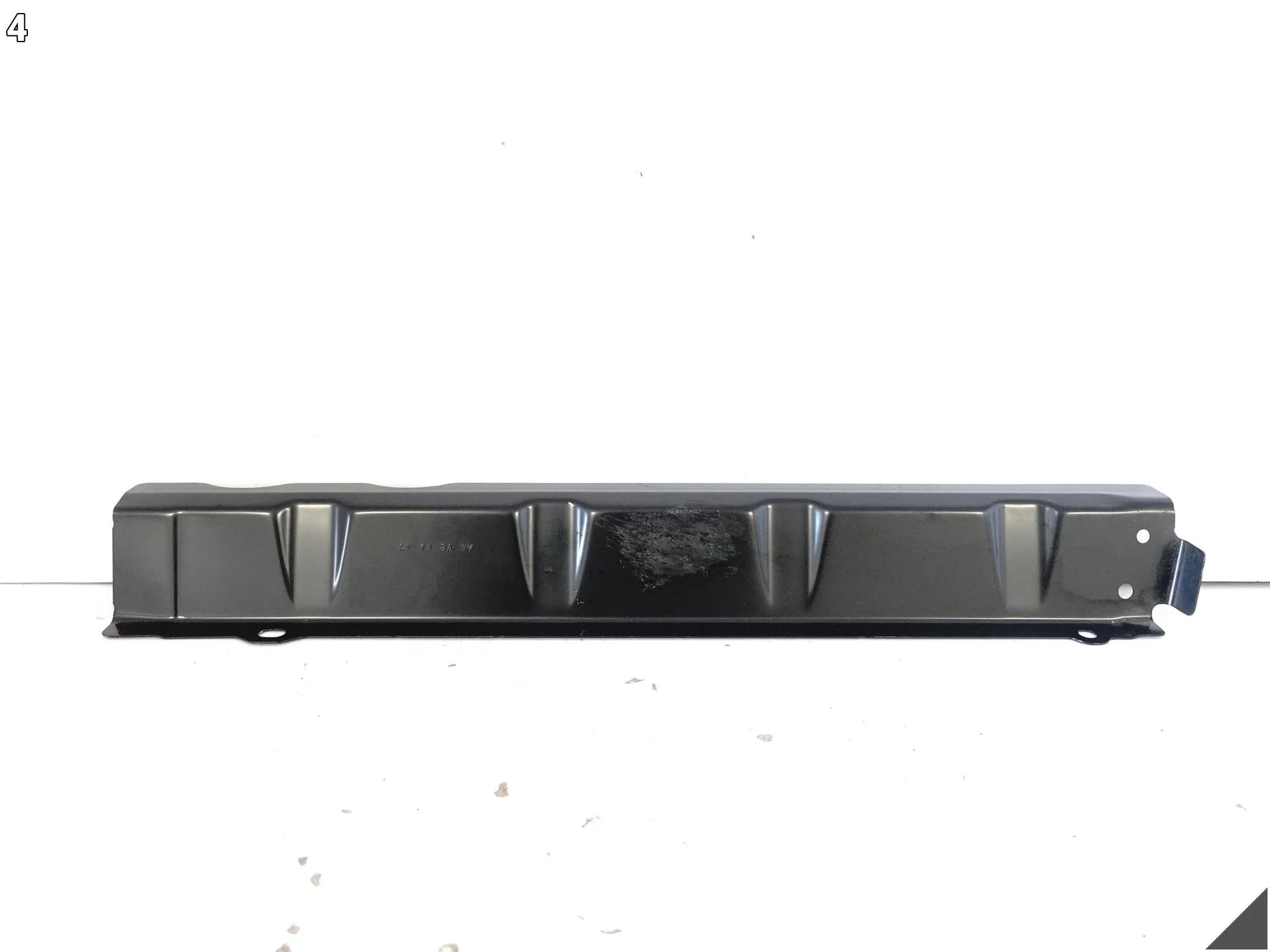 VW CRAFTER II 7C0 MAN TGE UCHWYT POSZYCIE BŁOTNIKA BLACHA MOCOWANIE PRÓG R d613c91ee9a7bfd16e3919ab311497b5