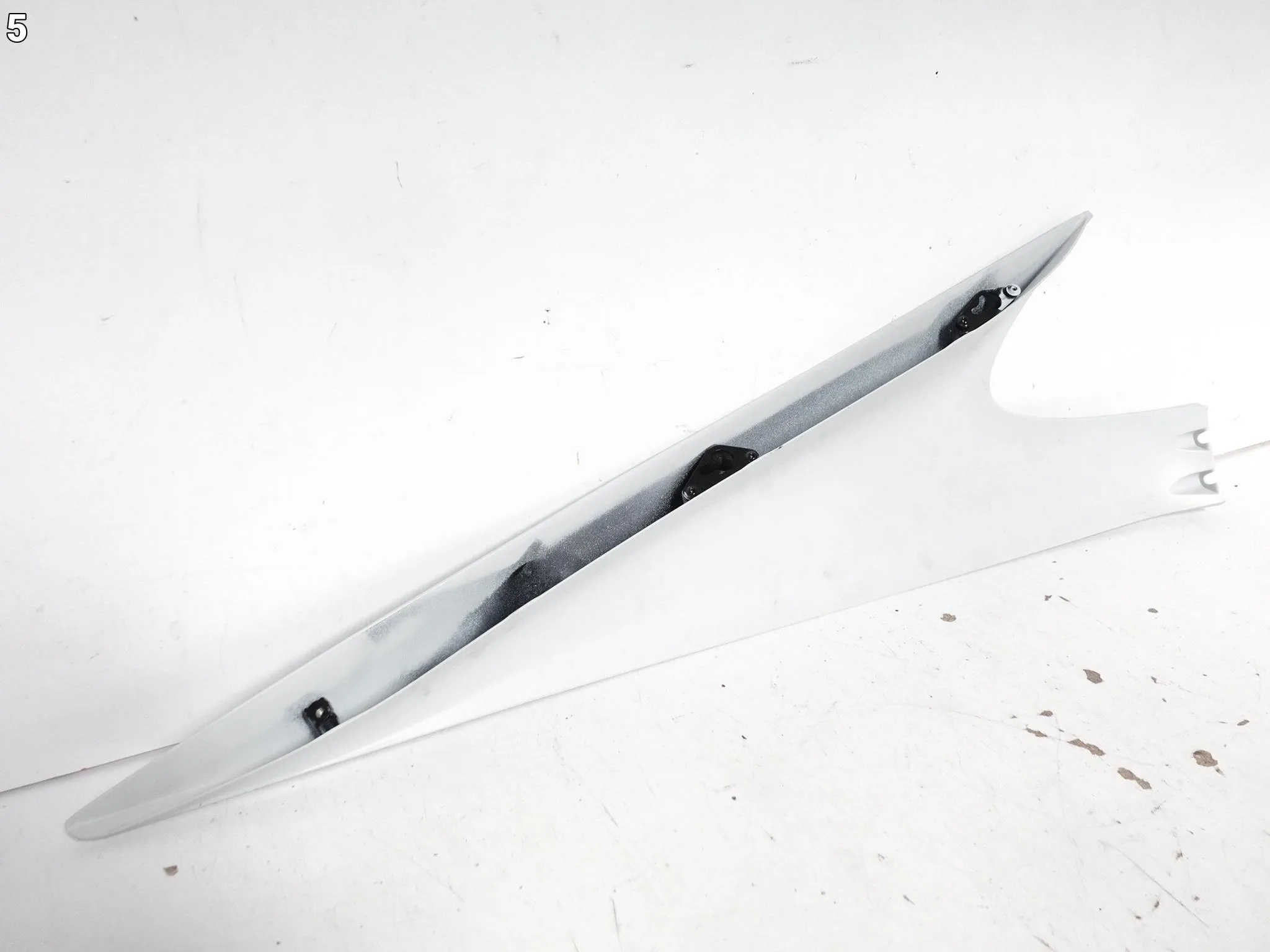 FERRARI 599 F141 GTB GTO 06-12 BŁOTNIK PANEL PRAWY TYŁ GÓRNY SPOILER 9aa6131285171a59fdd403502469ebe1