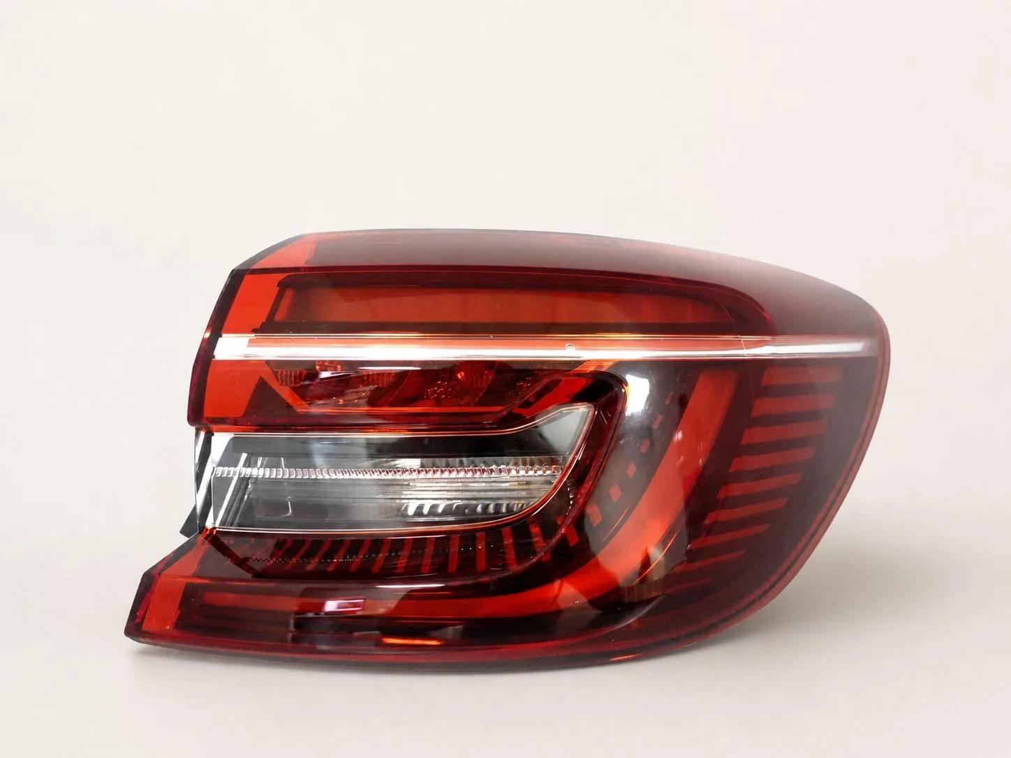 RENAULT CLIO BJA V 5 19-23 LAMPA LED PRAWA W BŁOTNIK TYŁ EUROPA 51a6391ec79f39ec01c52a60b1f69eaa