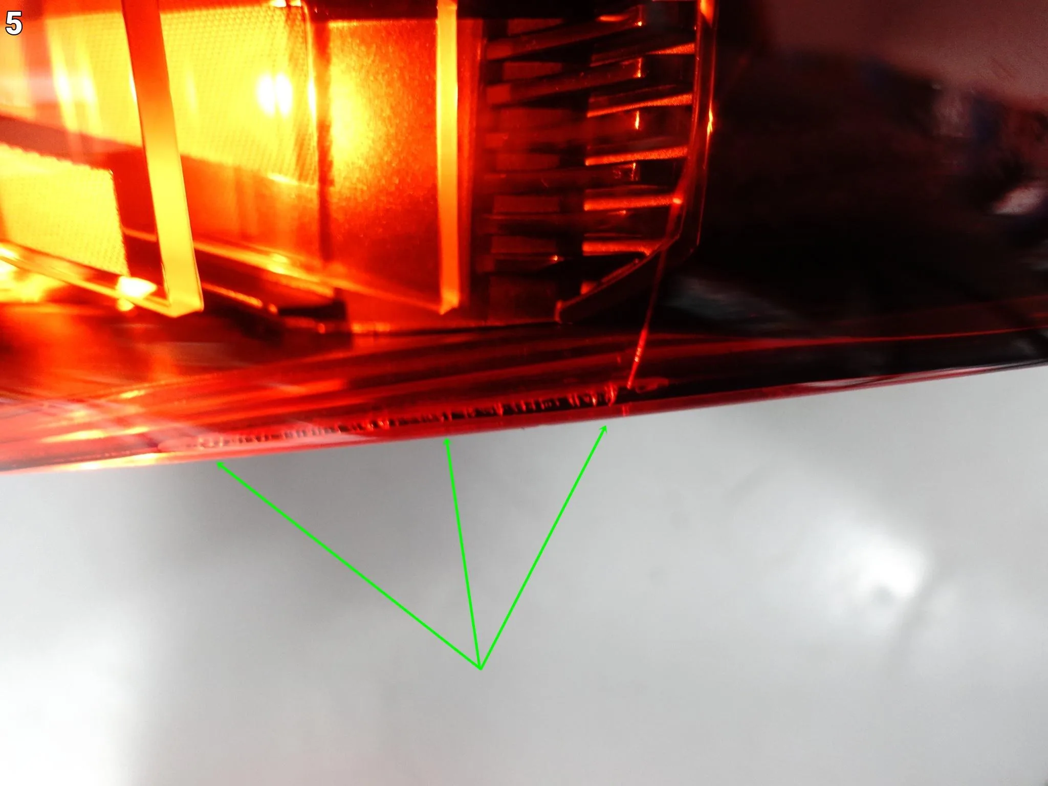 CUPRA FORMENTOR 5FF LIFT 24- LAMPA LED W BŁOTNIK TYŁ PRAWA EUROPA e80db64855162a96f03dee2a9b298d22