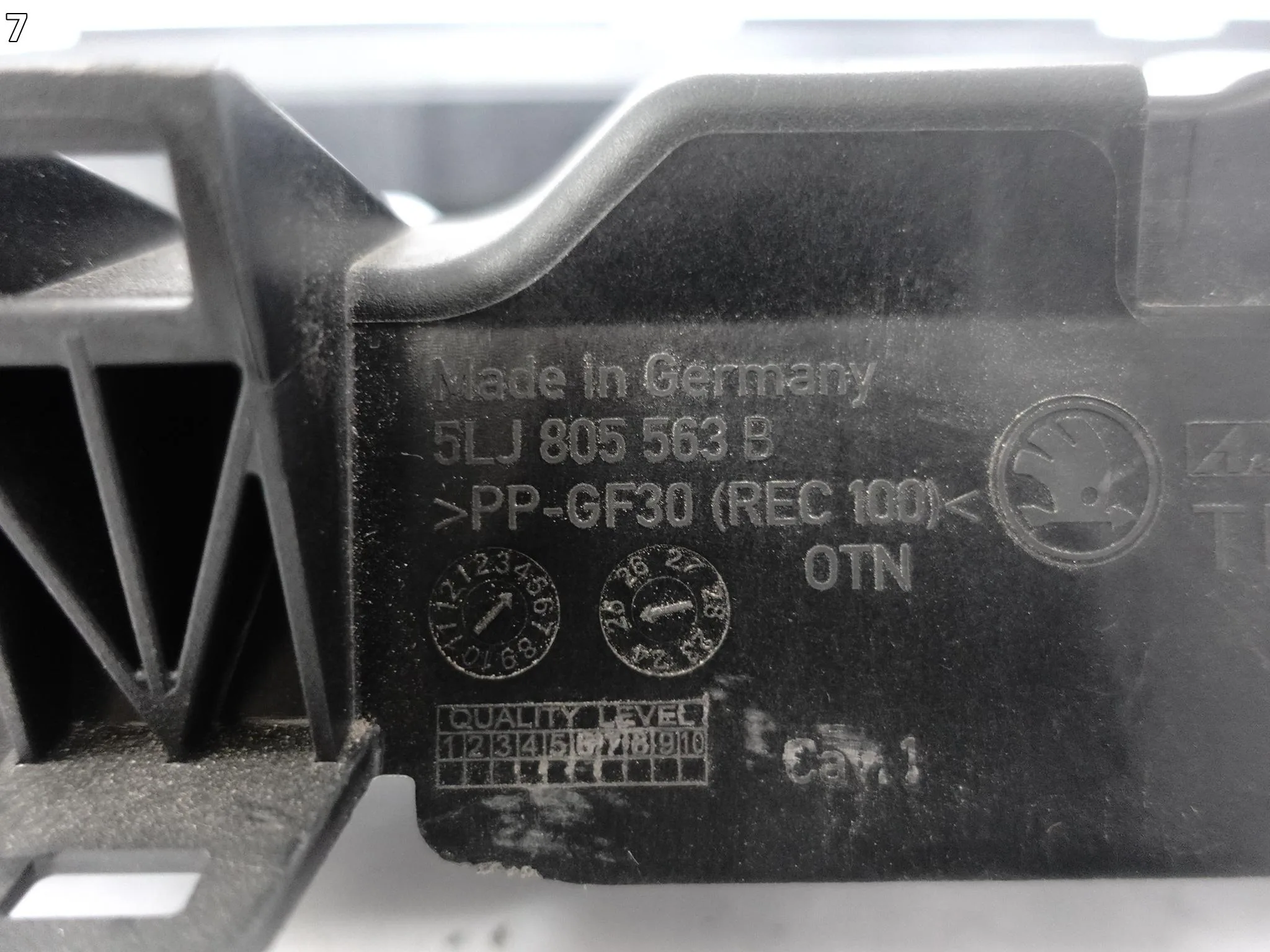 SKODA ELROQ 5LB 25- PAS WZMOCNIENIE WSPORNIK PRZÓD 68ce8aa834e8dd359abb4dfd36780fe1