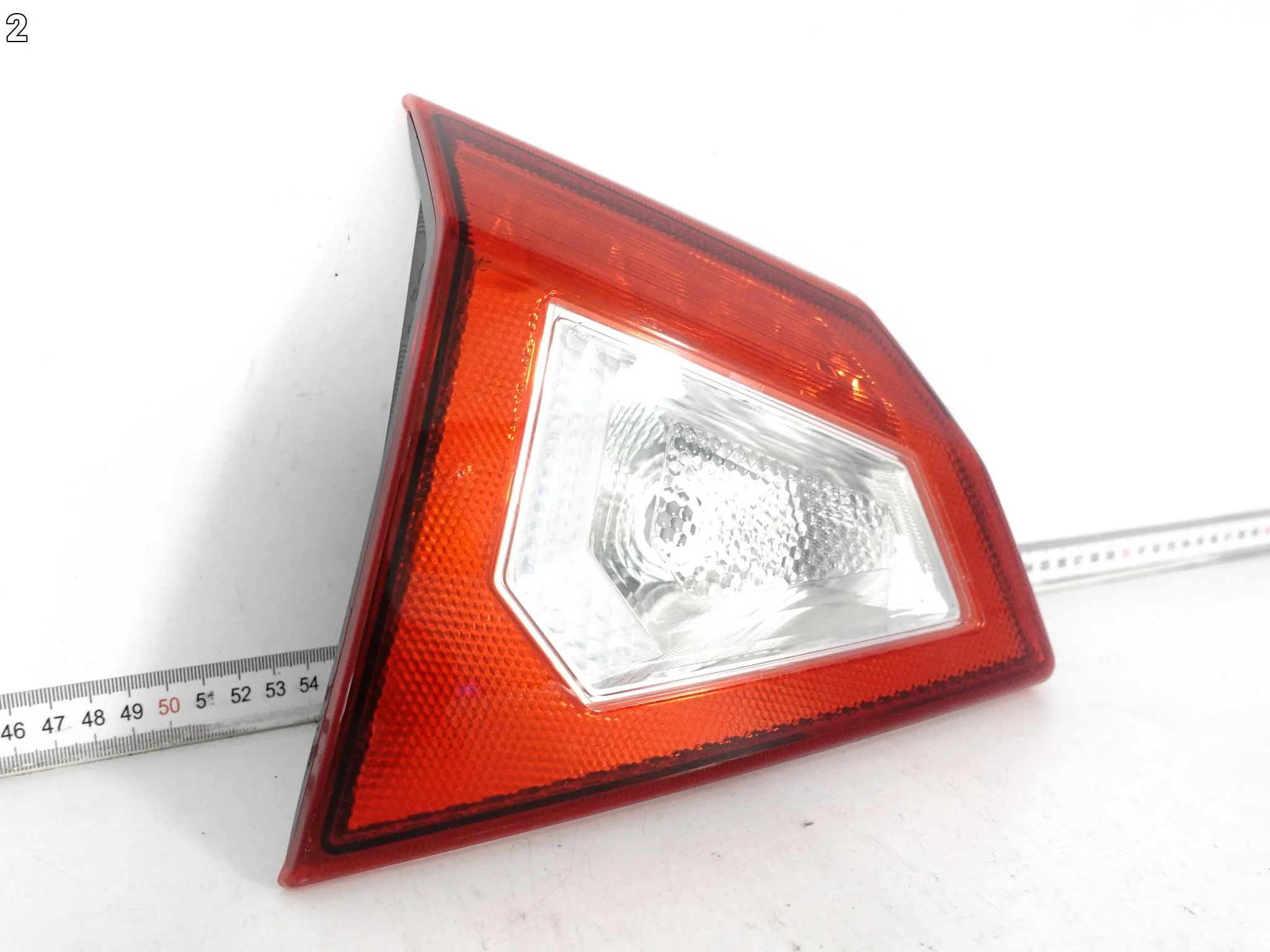 SUZUKI VITARA IV 4 III 3 LY 15-18 LAMPA W KLAPĘ LEWA TYŁ EUROPA 5e4db34c9772f47d9adff28aa4a6bed5