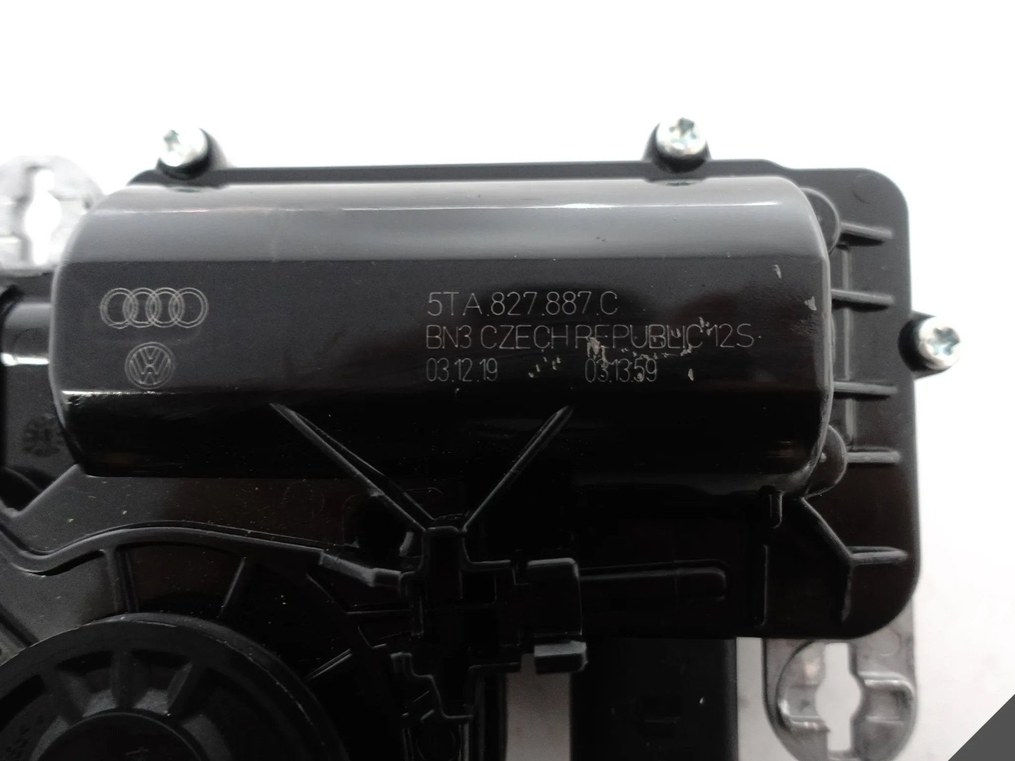 AUDI Q3 83A F3 18-25 VW CUPRA SKODA SILNIK DOCIĄG KLAPY BAGAŻNIKA 24KM b8d9d165ac5f9f63cc318ff1e4f8b918