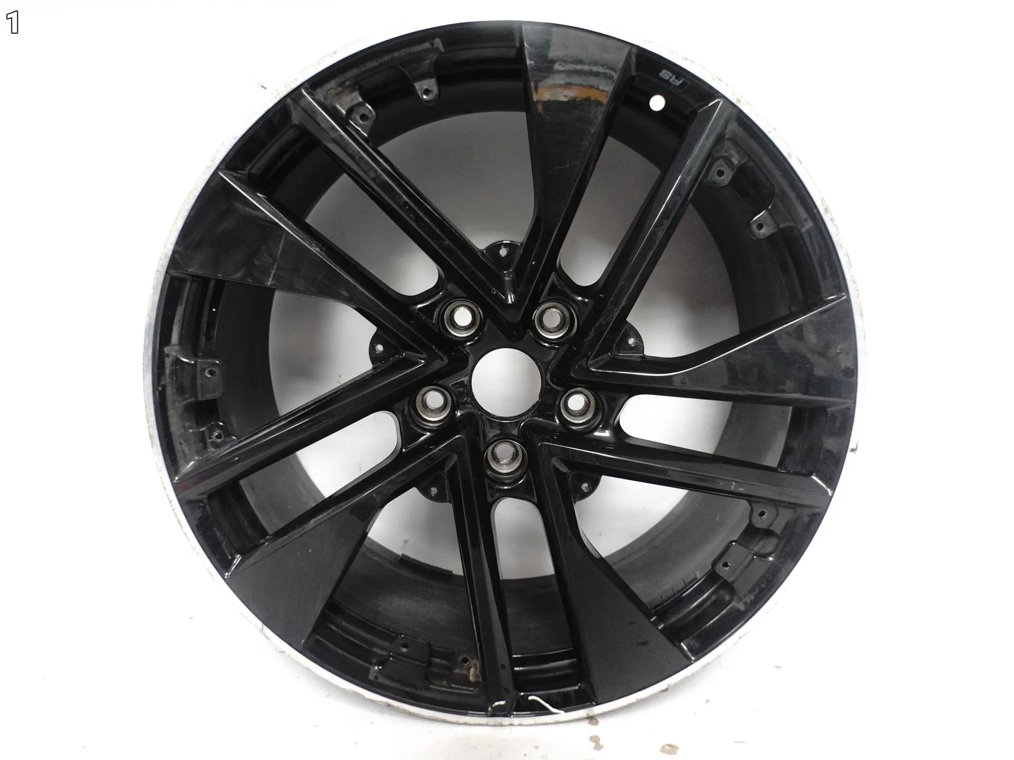 AUDI E-TRON GT RS 4J3 20- FELGA 9,5Jx21 ET60 5×130 1686a5fc35d53e666c173a066209f363