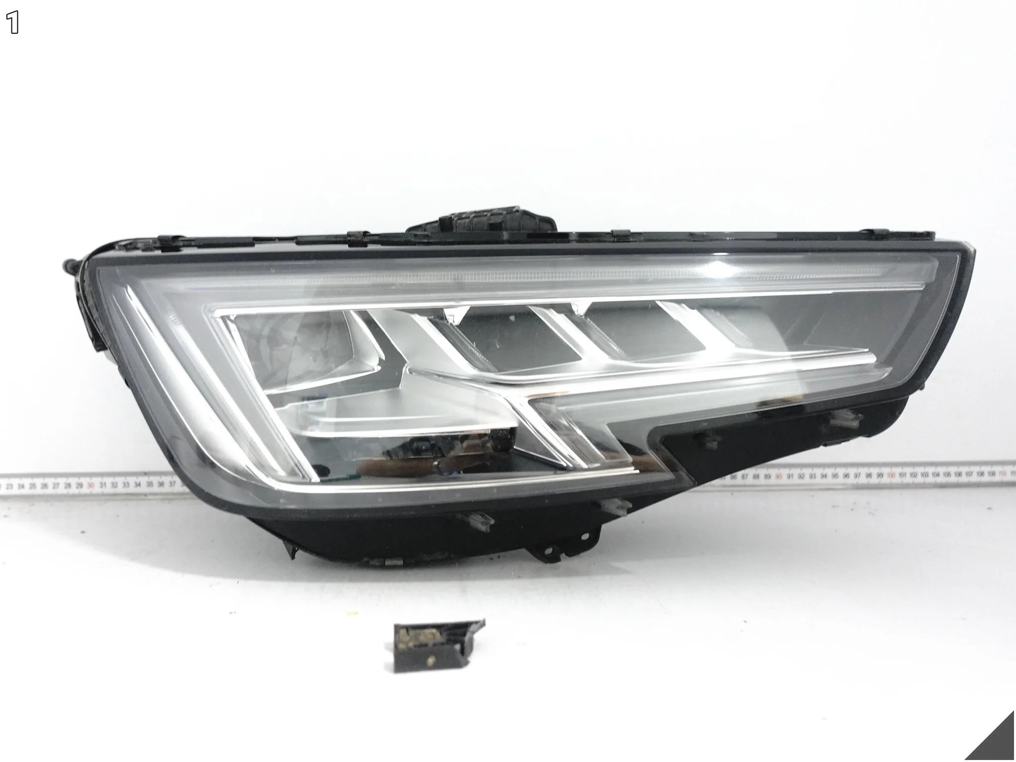 AUDI A4 S4 8W0 B9 15-19 LAMPA HEADLIGHT MATRIX FULL LED PRAWA PRZÓD EUROPA 52d343aec32d73dec7b3bd3367965ee3