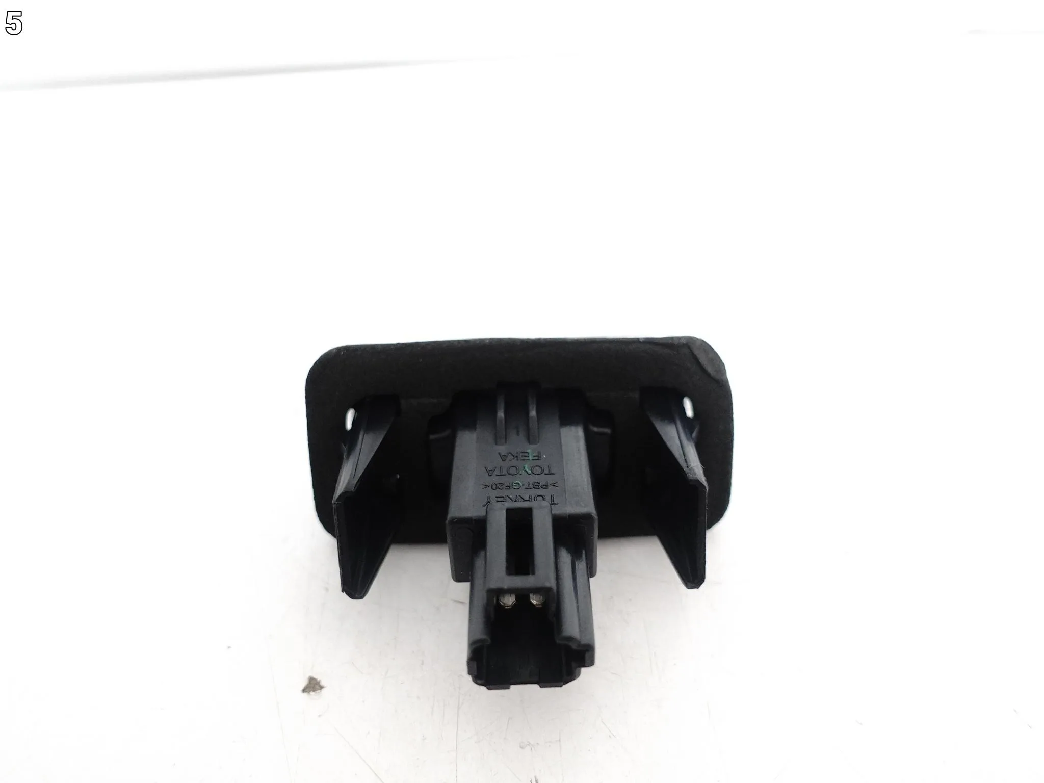 TOYOTA YARIS III IV AURIS II COROLLA LAMPKA TABLICY REJESTRACYJNEJ TYŁ R=L 883a3151616f38f7fa3837959ae3df68
