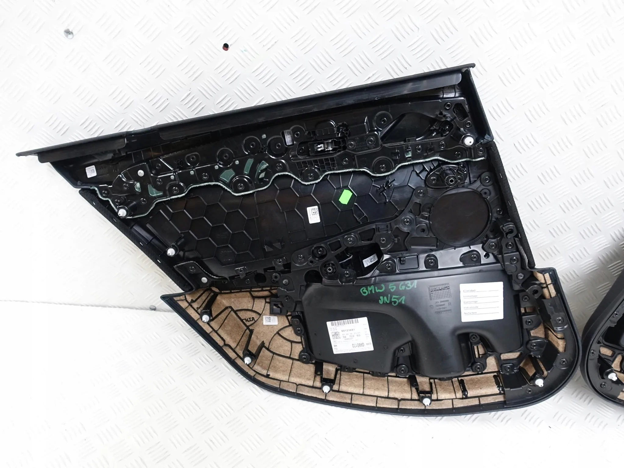 BMW 5 G30 G31 17-24 TAPICERKA BOCZEK SKÓRA TYŁ PRAWA LUB LEWA e8cee7c43eb1b8d48864a733c9577c70