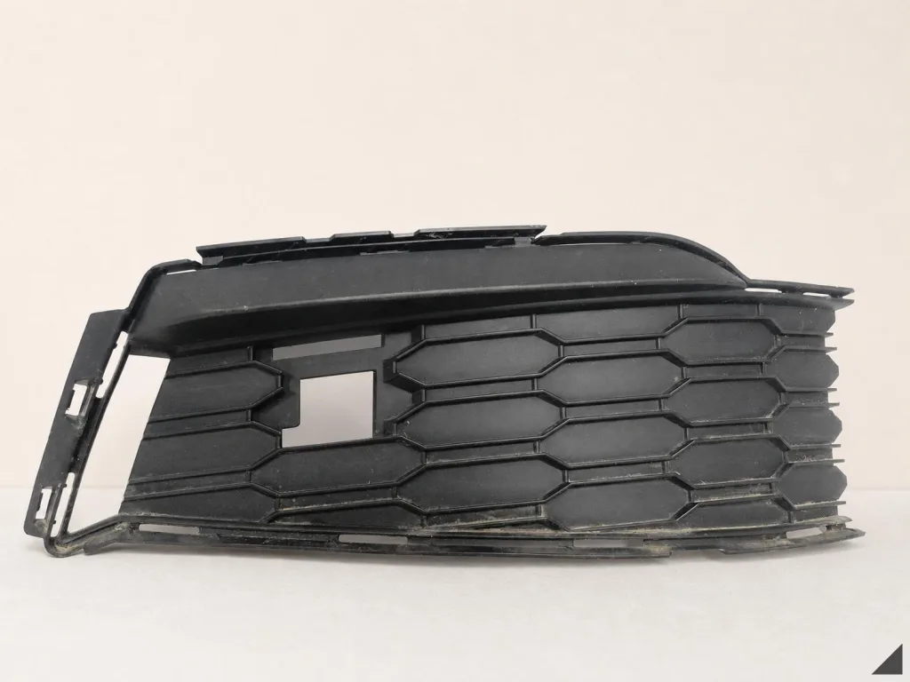 SKODA KAMIQ 658 19-23 KRATKA ATRAPA WLOT W ZDERZAK PRAWA PRZÓD 658807368 9ef647389a27cdceb1a8c9163101532d