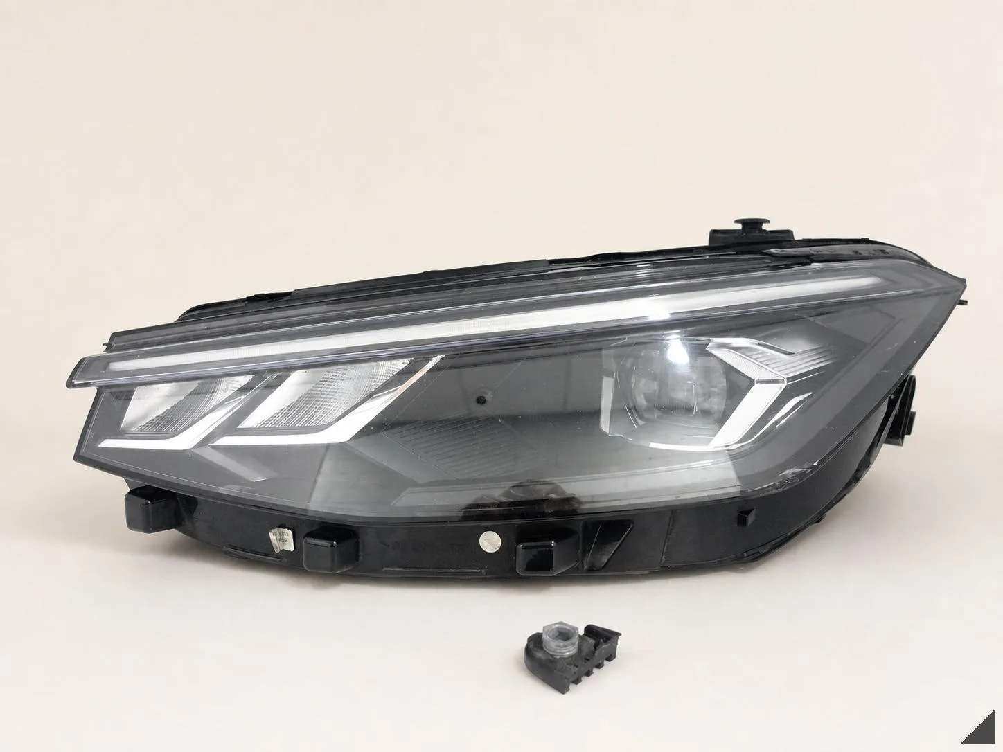 VW PASSAT B9 3J0 3J1 23- LAMPA HEADLIGHT FULL LED LEWA PRZÓD EUROPA 7c3b7b06dc92ef9a416fb7fa9e85a8ce