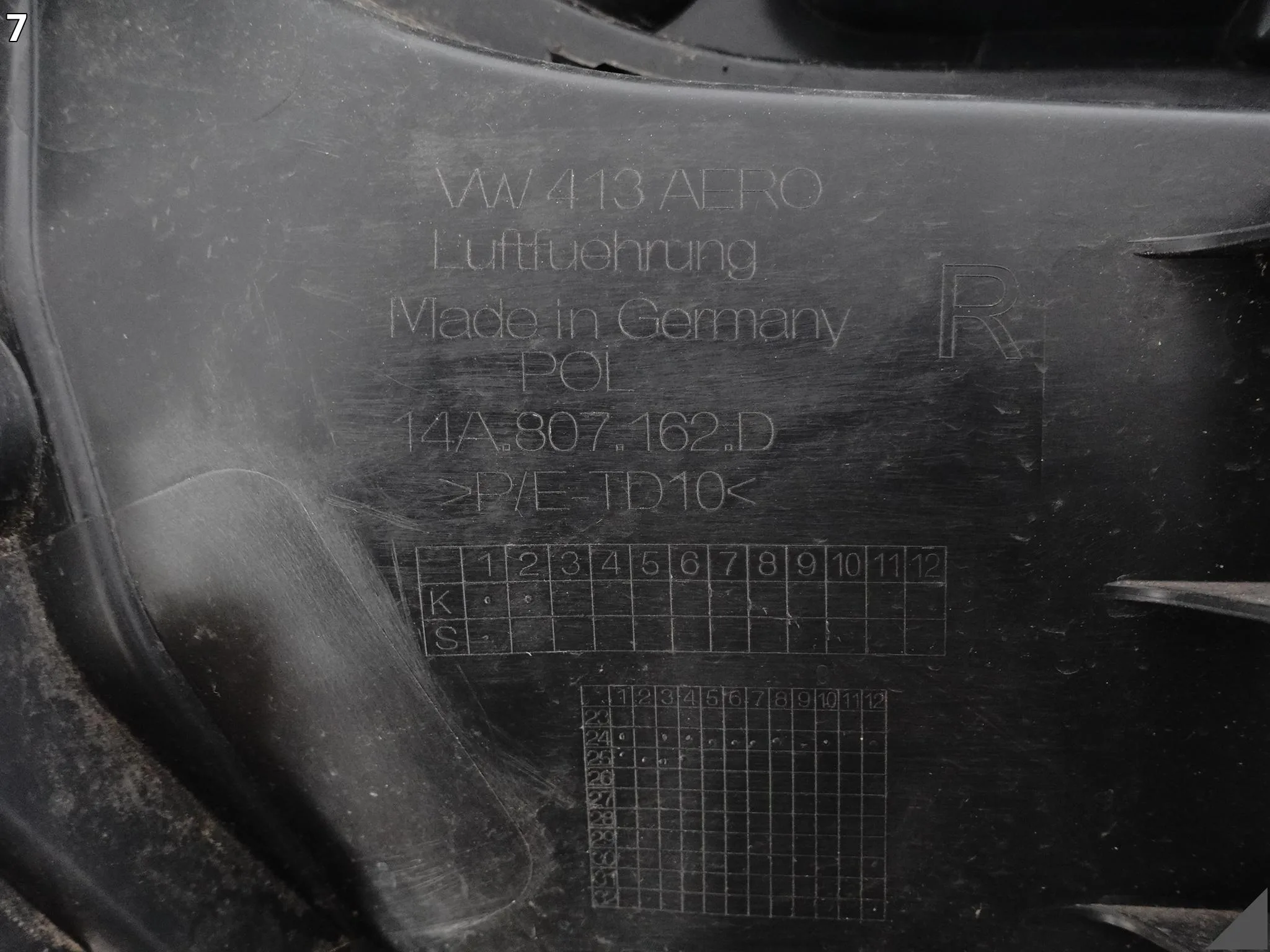 VW ID7 ID.7 14A 23- ŚLIZG MOCOWANIE WSPORNIK W ZDERZAK PRAWY PRZÓD 2b752d12a90dbd38dff45949b9ebccd2