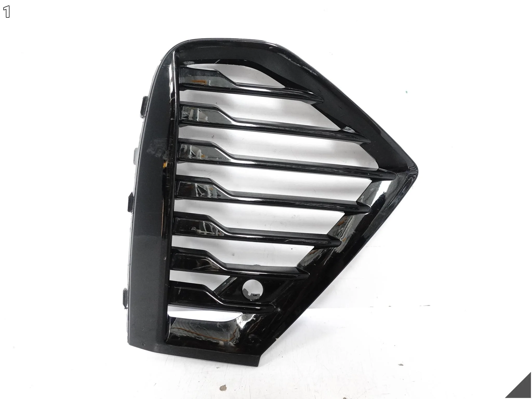 VOLVO XC60 II 2 R-DESIGN LIFT 21- KRATKA GRILL ATRAPA W ZDERZAK PRZÓD PRAWA a69c341a01589fbed11c20acec4aa323