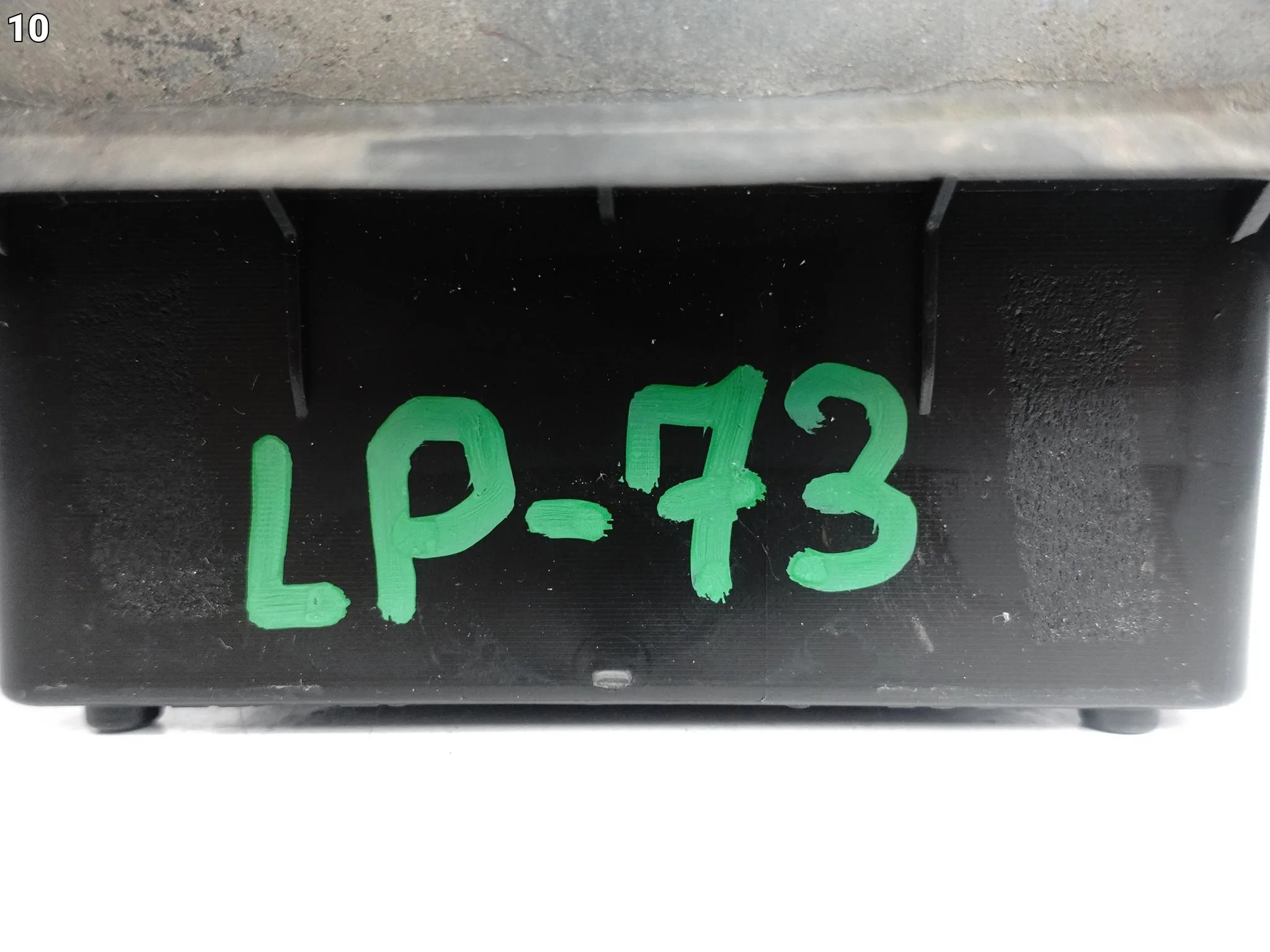 TOYOTA BZ4X C-HR LAND CRUISER PRIUS KRATKA WENTYLACYJNA BŁOTNIK TYŁ R=L 3119347034ca28d71641101fcfb82cd2