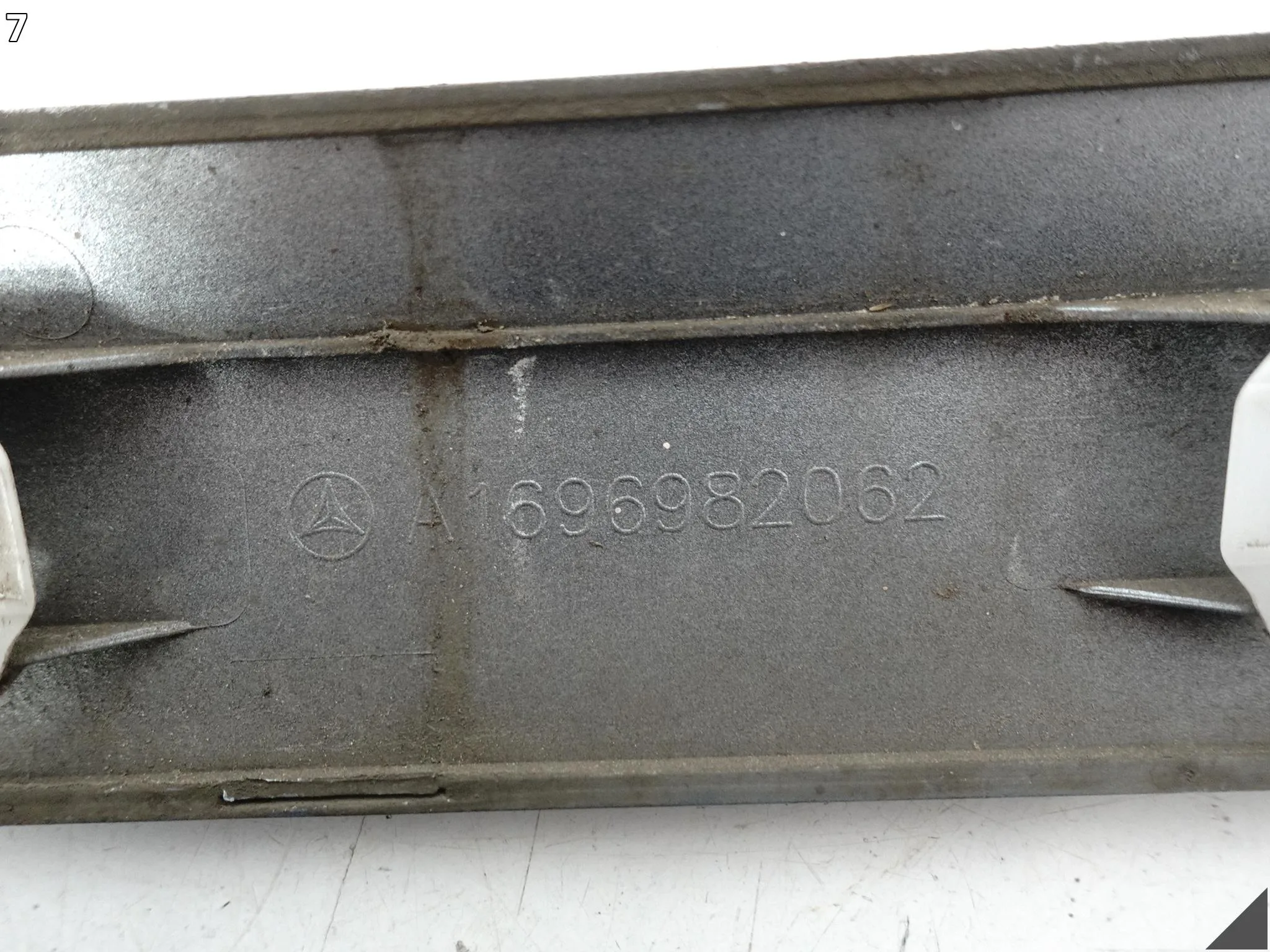 MERCEDES A-KLASA W169 B-KLASA W245 04- LISTWA NAKŁADKA NA DRZWI PRZÓD PRAWA c86f79c601cfbfdcadc5687d5d5d7027