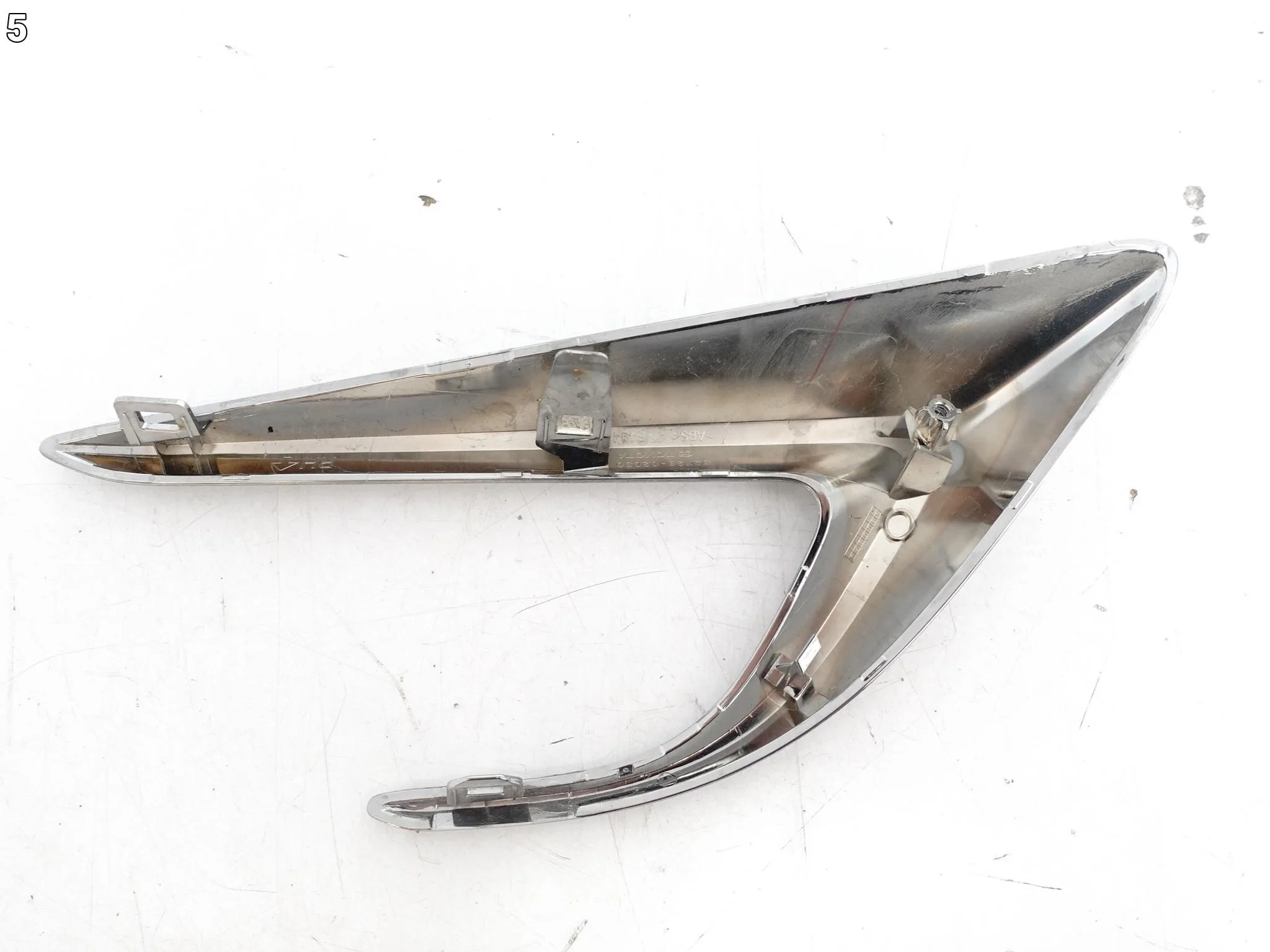 TOYOTA COROLLA E21 XII KOMBI 18- LISTWA OSŁONA W SPOILER ZDERZAK TYŁ PRAWA 55b062765fa7d3ae08d84144a128bc02
