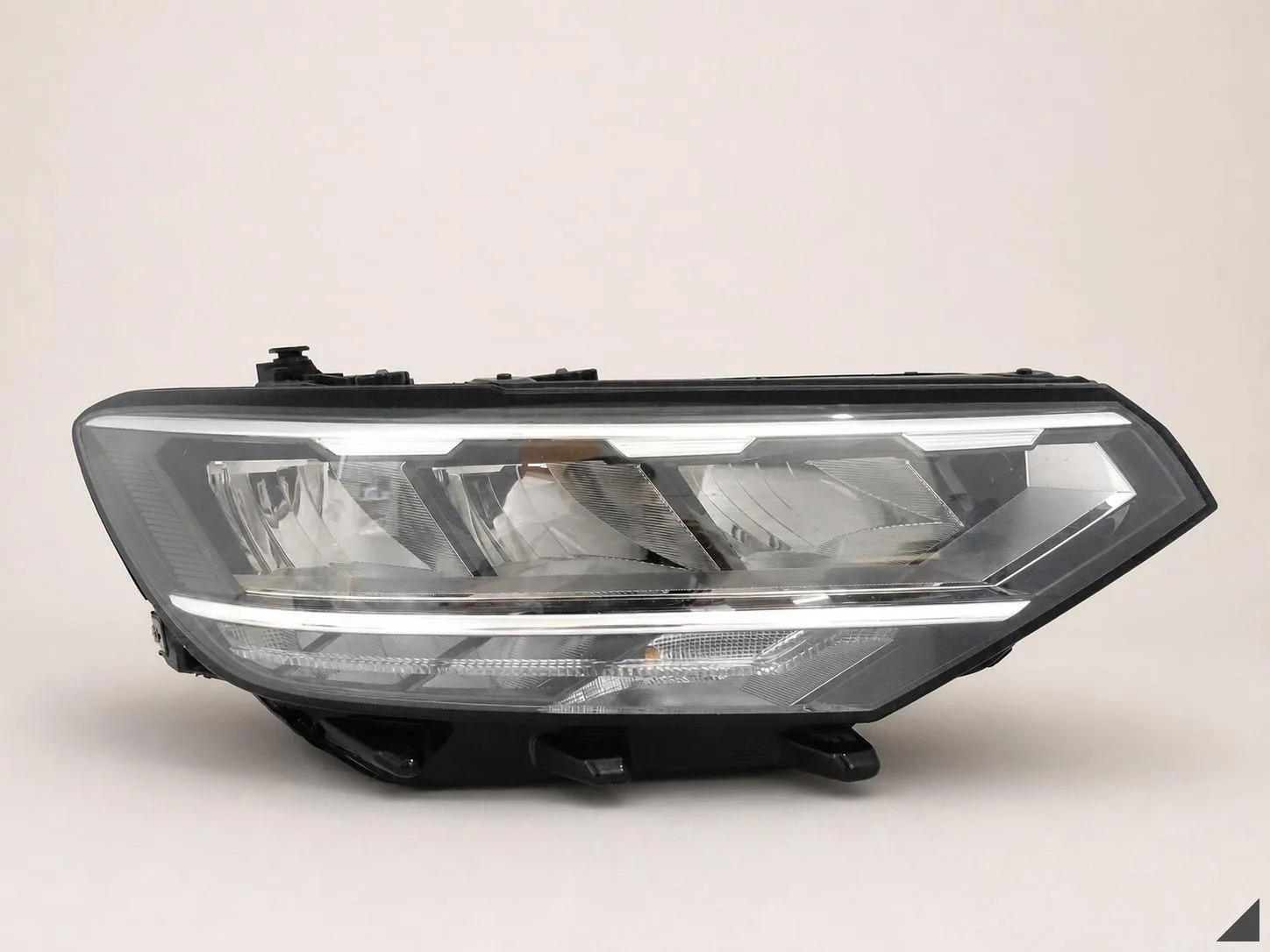 VW PASSAT B8 3G1 3G0 LIFT 19-23 LAMPA BASIC FULL LED PRAWA PRZÓD EUROPA b2ccf202acb803c439763b826f9e7a5b