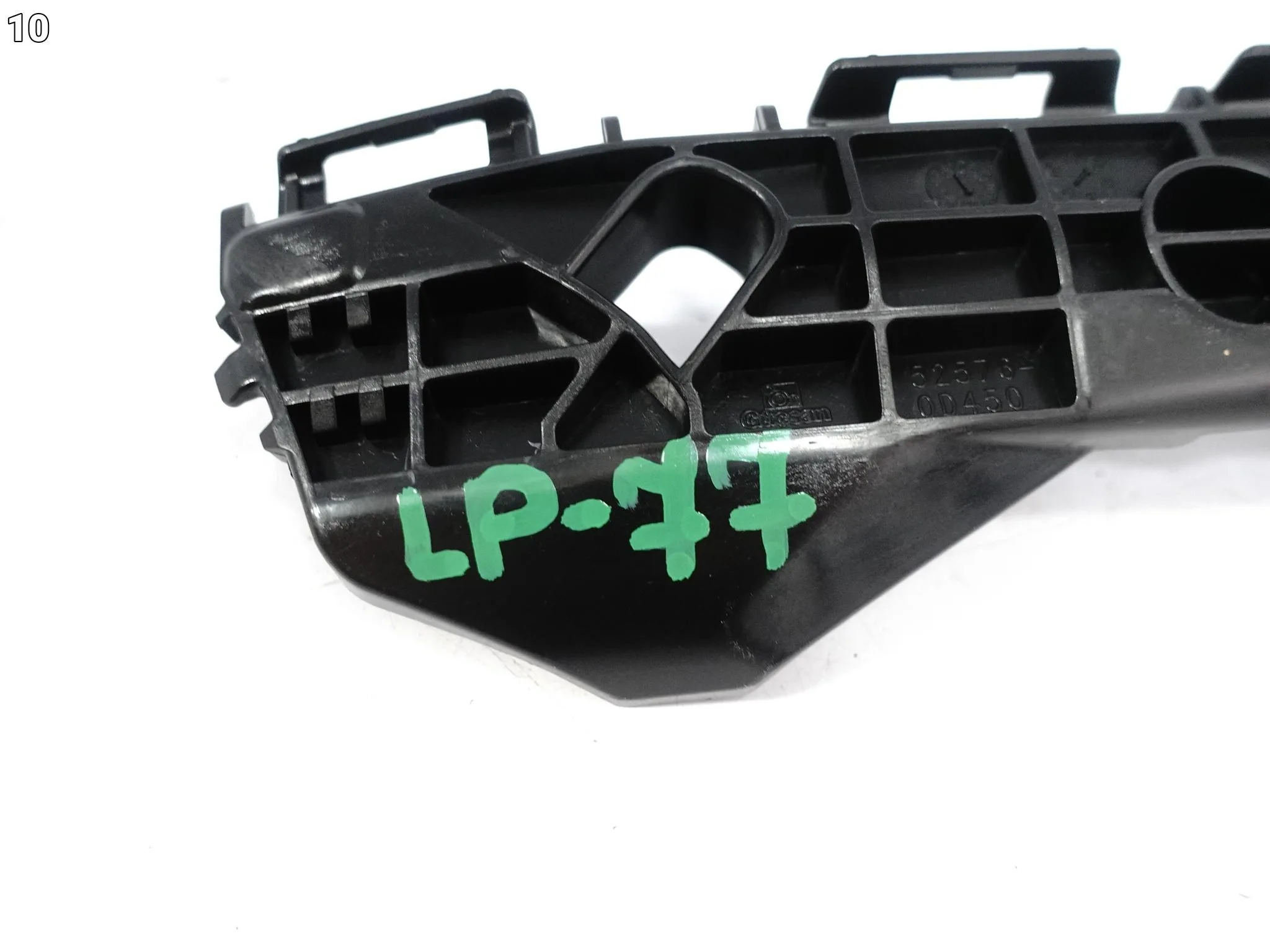 TOYOTA YARIS III XP150 LIFT 17-20 ŚLIZG MOCOWANIE W ZDERZAK TYŁ LEWY ORG 61669d214d58a3f753b1556844847ed3