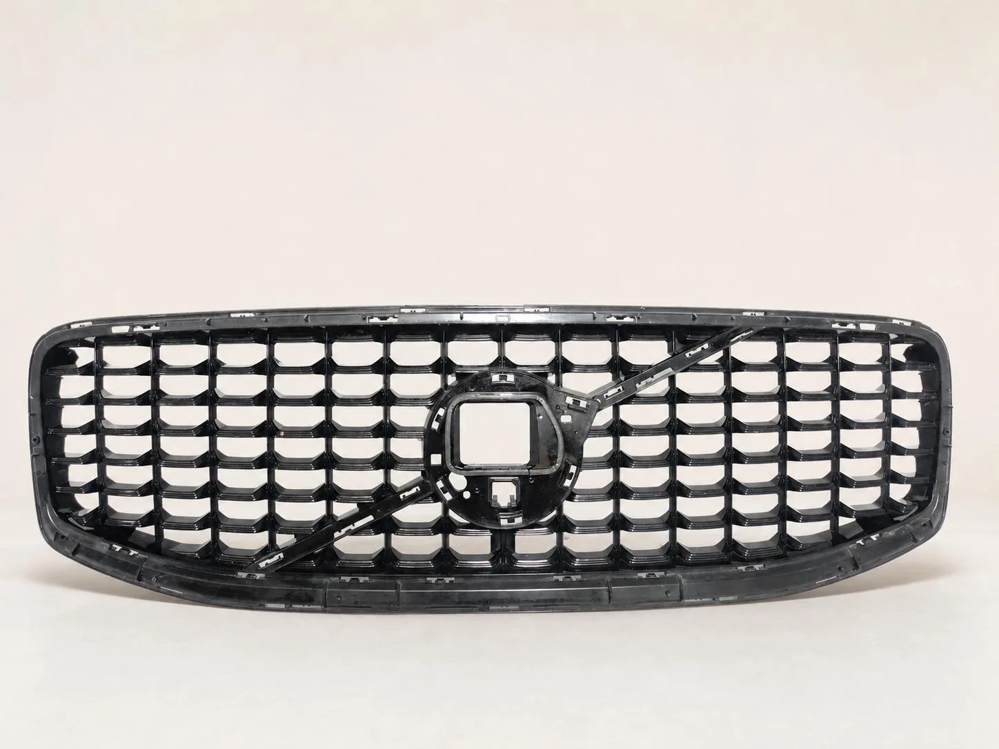VOLVO XC60 II 2 R-DESIGN LIFT 21- GRILL ATRAPA KRATKA W ZDERZAK PRZÓD f4210d3c954e449b48688ad2a3561527