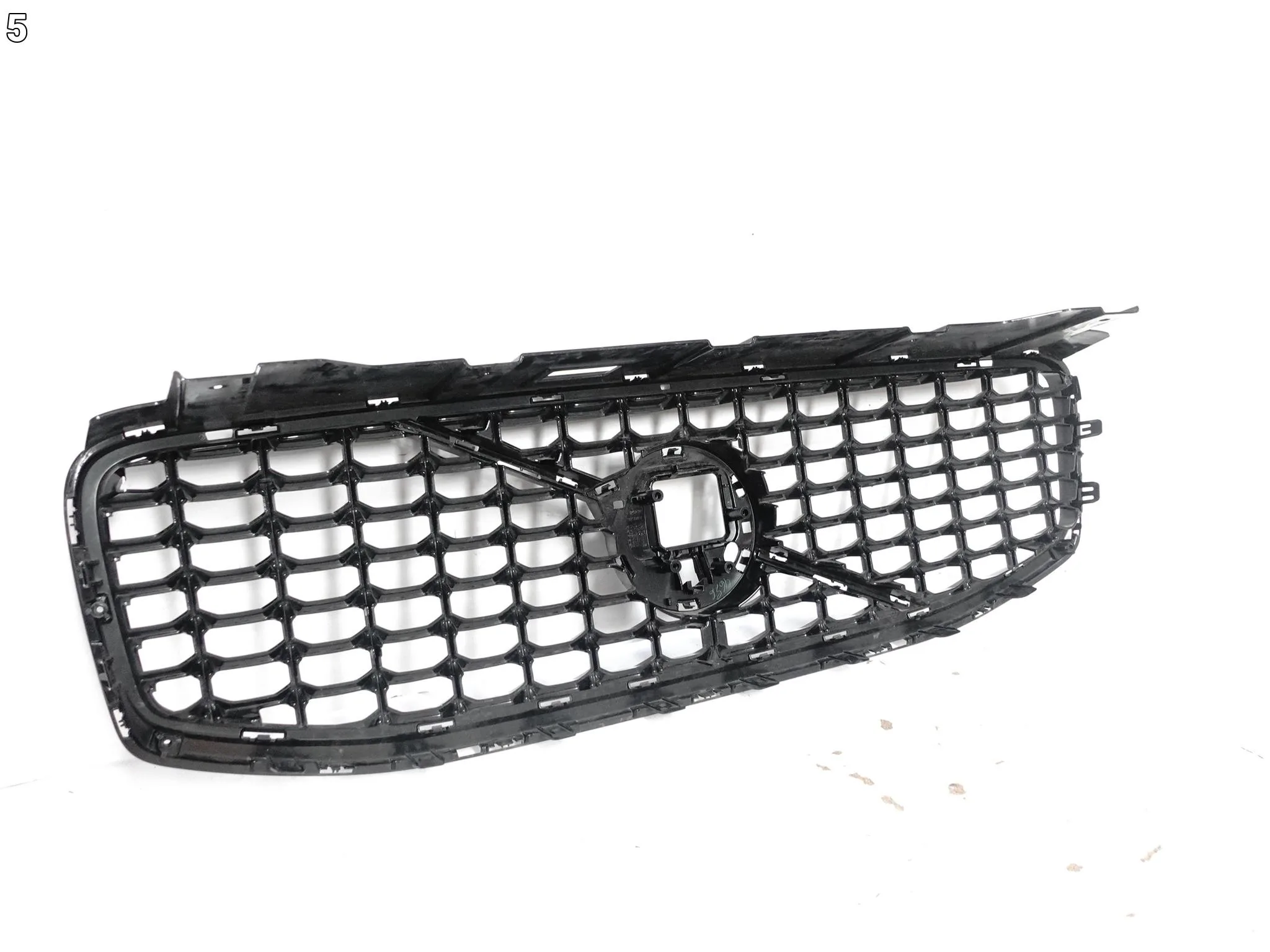 VOLVO XC60 II 2 R-DESIGN LIFT 21- GRILL ATRAPA KRATKA W ZDERZAK PRZÓD 2e18f4bf05940e7003ac5eedfe3df98d