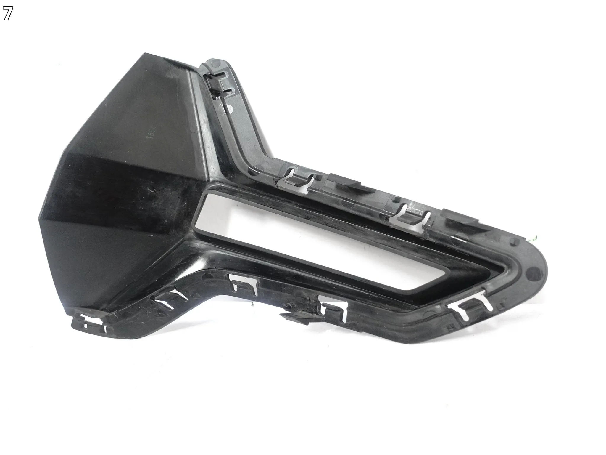 BMW 3 G20 G21 BASIS 18-22 KRATKA ATRAPA LISTWA W ZDERZAK PRZÓD LEWA ORG 7a364256facea17defb2fd2e9ebdcf52