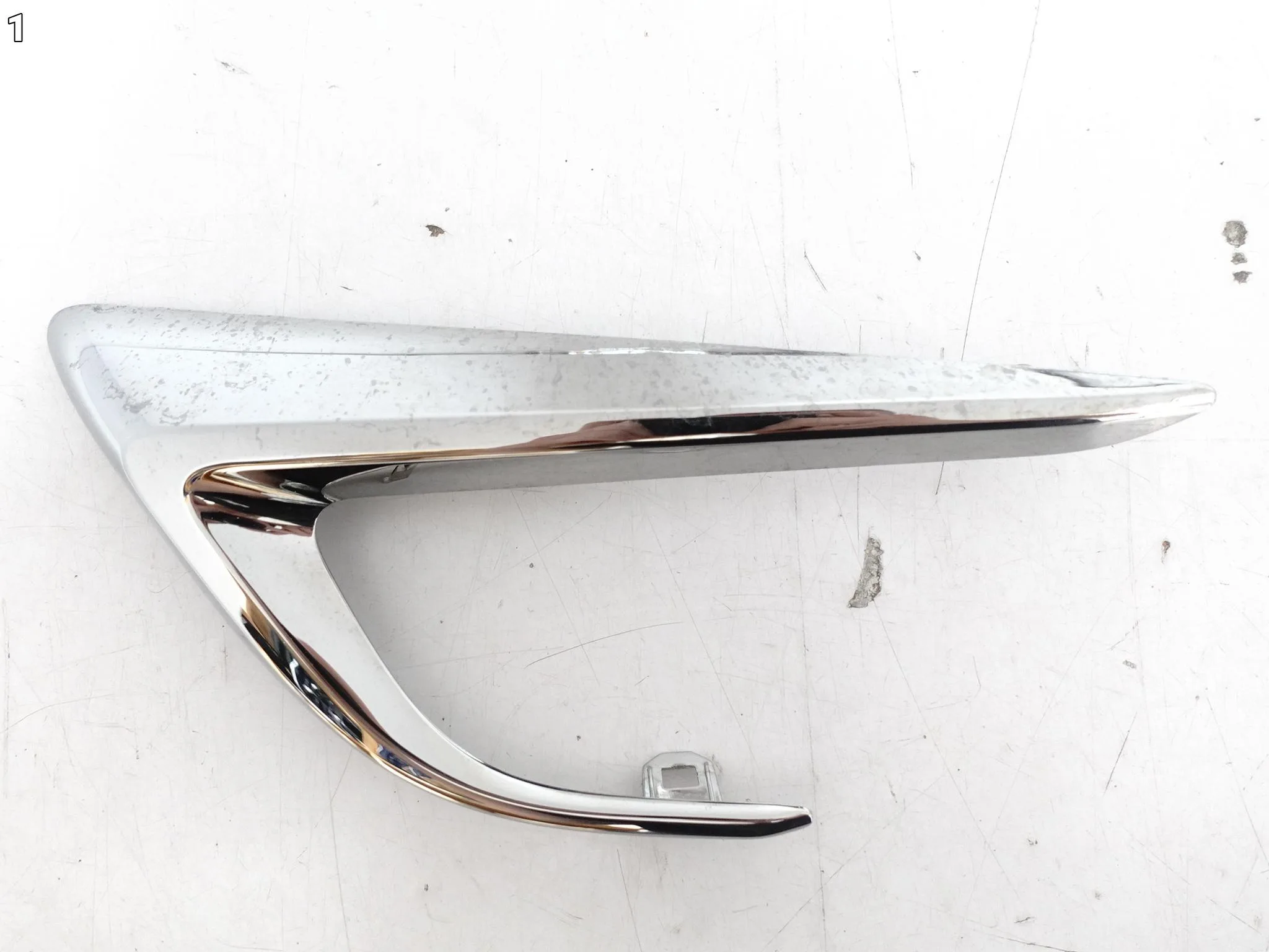 TOYOTA COROLLA E21 XII KOMBI 18- LISTWA OSŁONA W SPOILER ZDERZAK TYŁ PRAWA a2be30f4d7718ead97c5ce585abae536