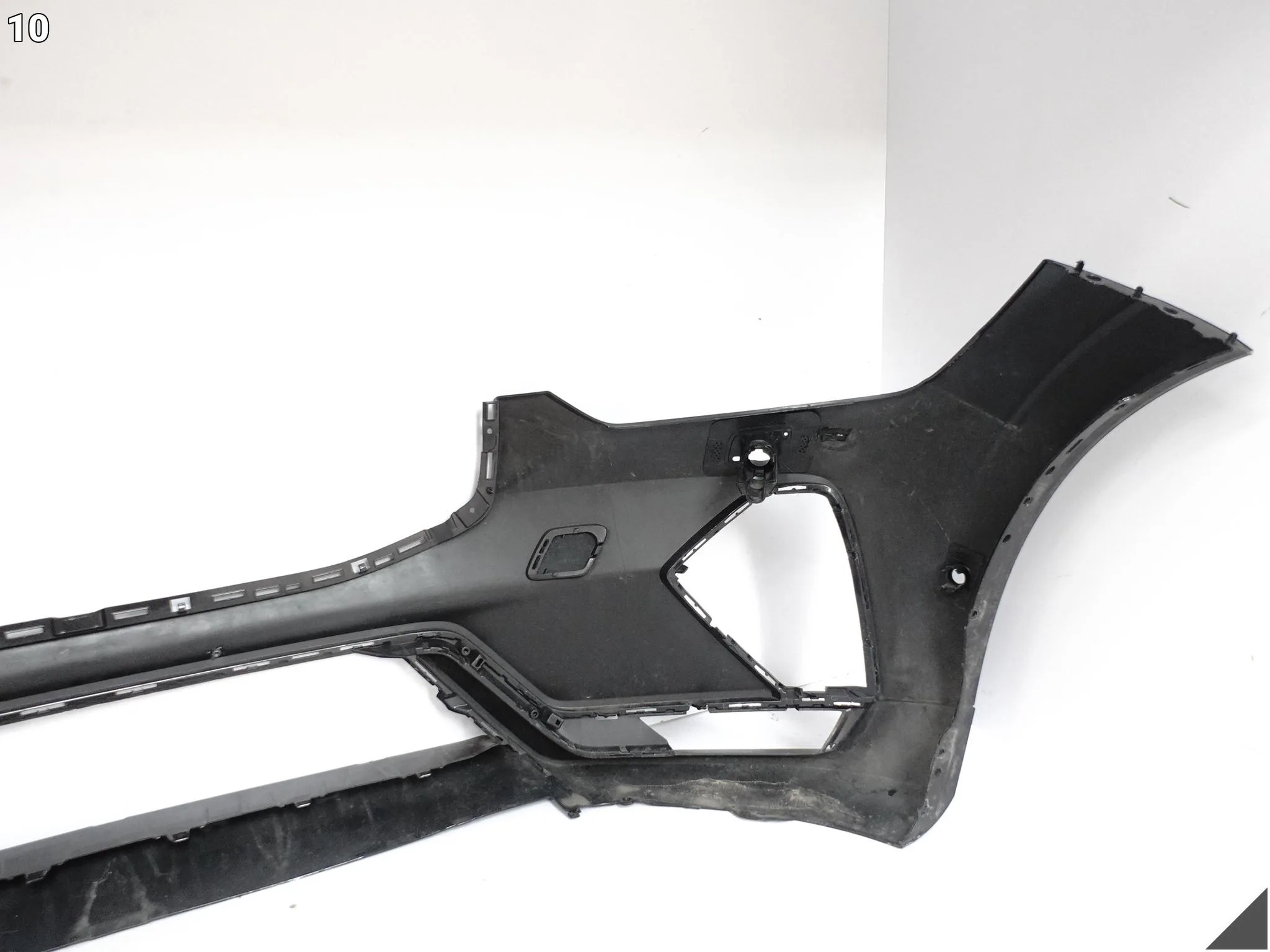 VOLVO XC60 II R-DESIGN LIFT 21- ZDERZAK BUMPER PRZÓD WERSJA NA SPRYSKI PDC d5d3564b1a6cd690be883d5f11c0d66a