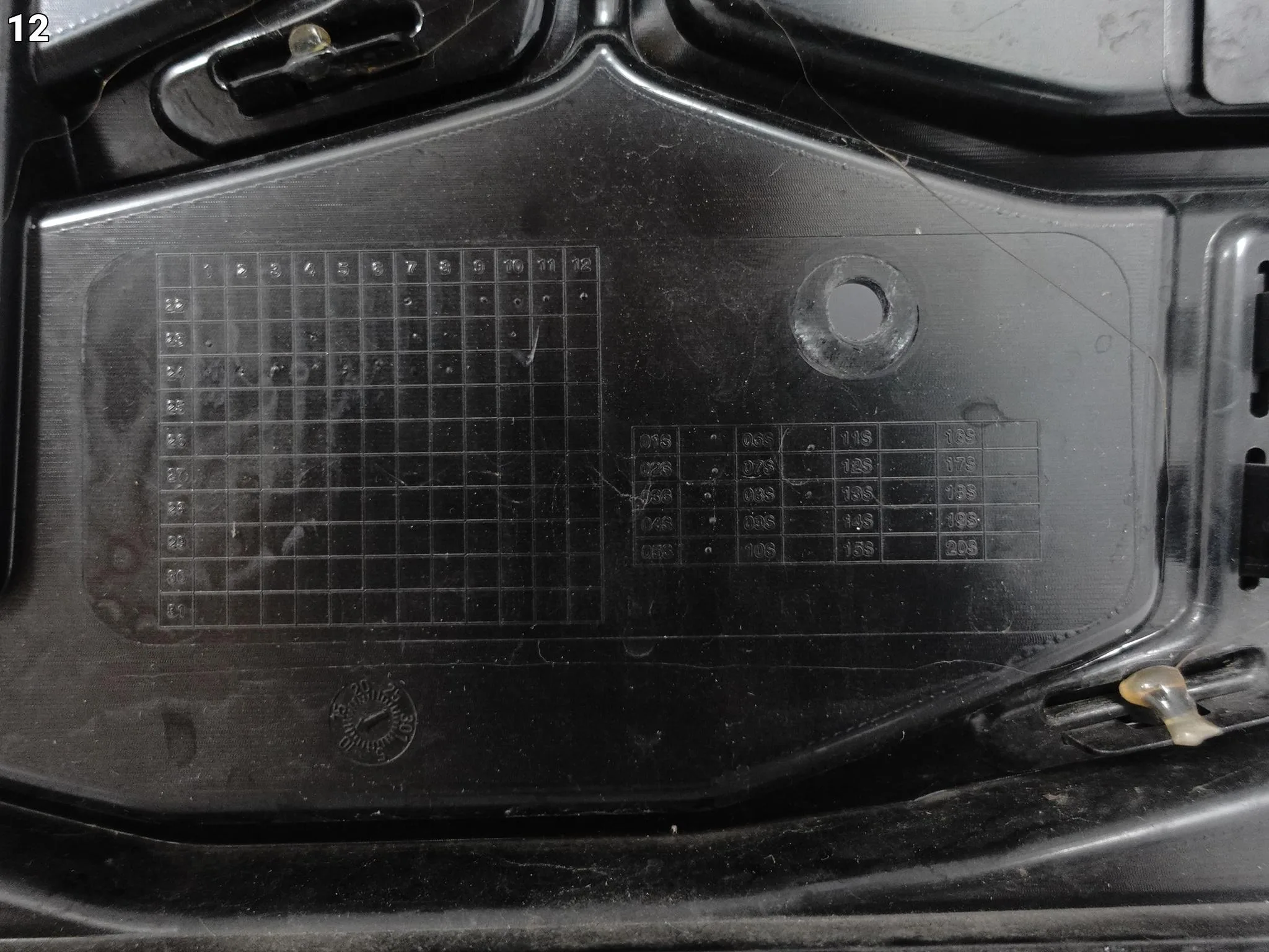AUDI SQ7 S Q7 4M0 II LIFT 24- EMBLEMAT GRILL ATRAPA BLACK (ACC/KAMERA/PDC) 893e0844ed8f99a7325b8f2a14ae162d