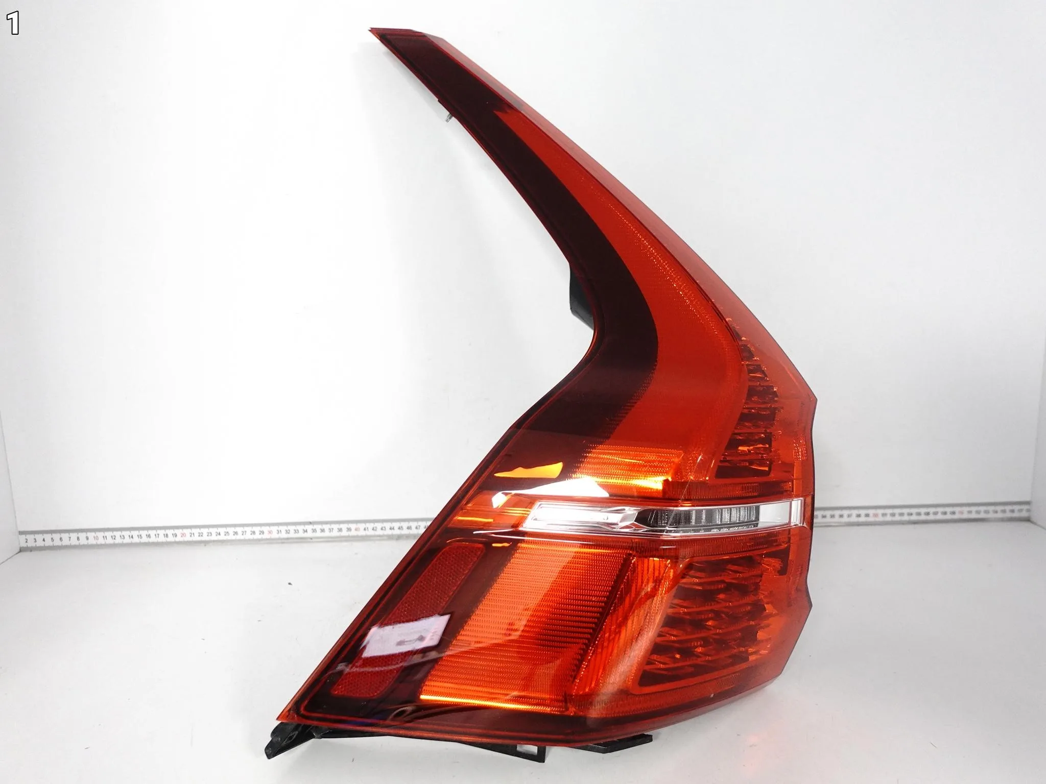 VOLVO XC60 II 2 (2 GENERACJA) 17- LIFT LAMPA LED LEWA W BŁOTNIK TYŁ EUROPA a15f36da5debff16563d7989eab7adf4