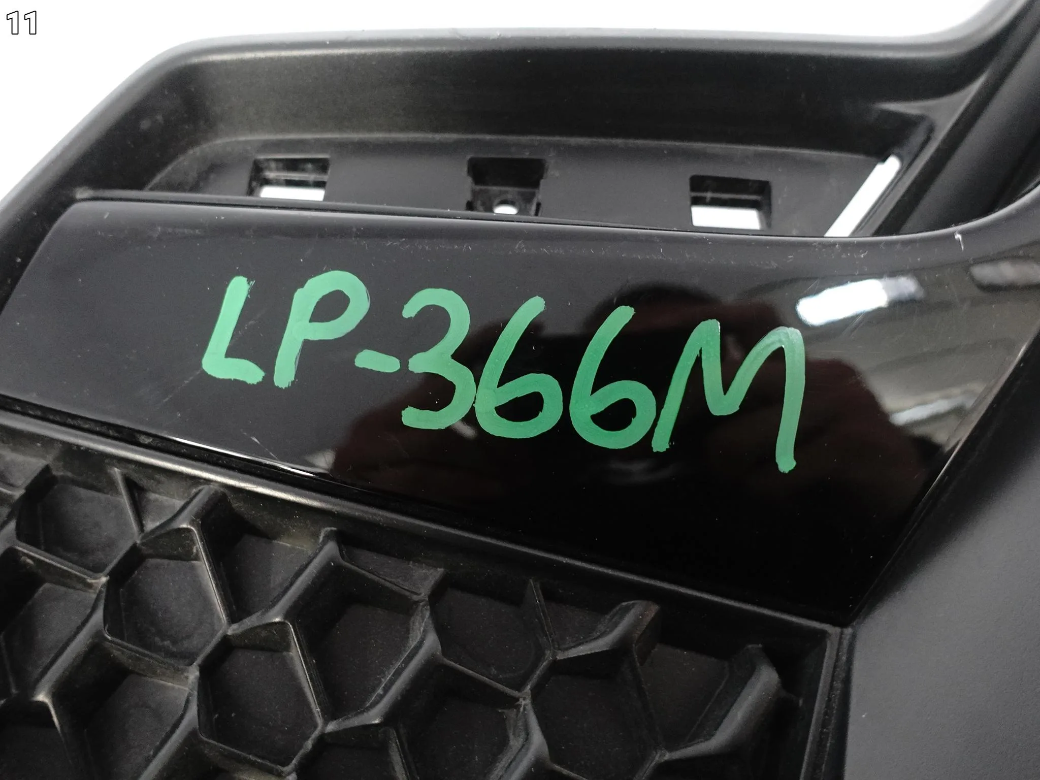 AUDI A1 II 82A GB S-LINE 18- ATRAPA KRATKA LISTWA ZDERZAK SPOILER TYŁ LEWA 4392204da720a45c80f7a7696e3a0b05