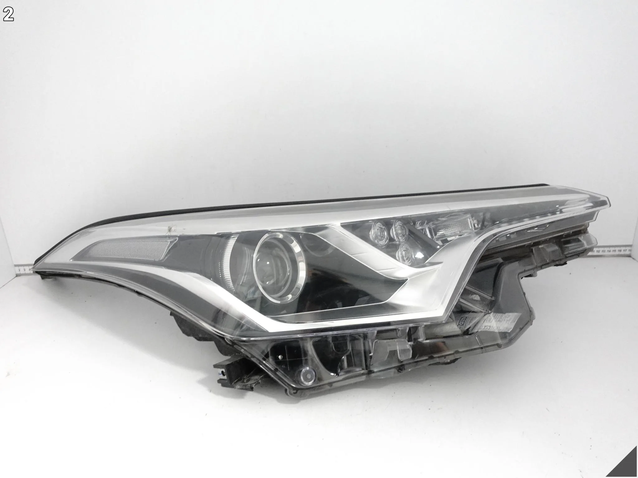 TOYOTA C-HR CHR 16-19 LAMPA ZWYKŁA SOCZEWKA + LED PRAWA PRZÓD EUROPA 7e09a7d44404aeee28085b1eda9726a3