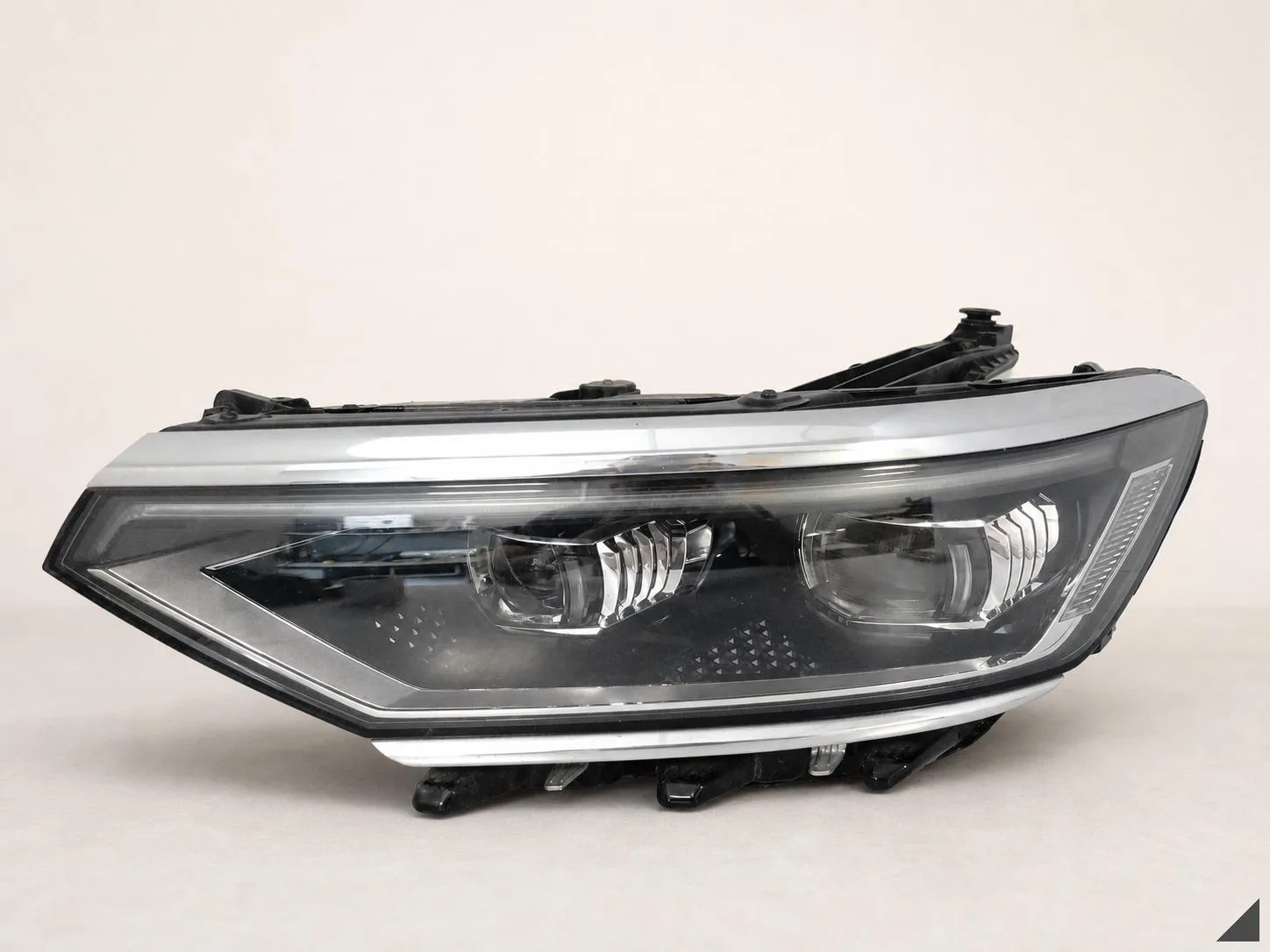 VW PASSAT B8 3G1 3G0 LIFT 19-23 LAMPA FULL LED IQ.LIGHT MATRIX LEWA EUROPA c99756691b6f8ce2de397d16f5bc1be5