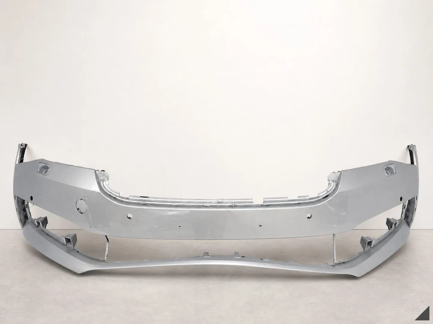 SKODA SUPERB III 3V0 LIFT 19-24 ZDERZAK BUMPER ŚLIZG PRZÓD (4xPDC SPRYSKI) d2439ebafedeac5a2e31d2434cd85c64