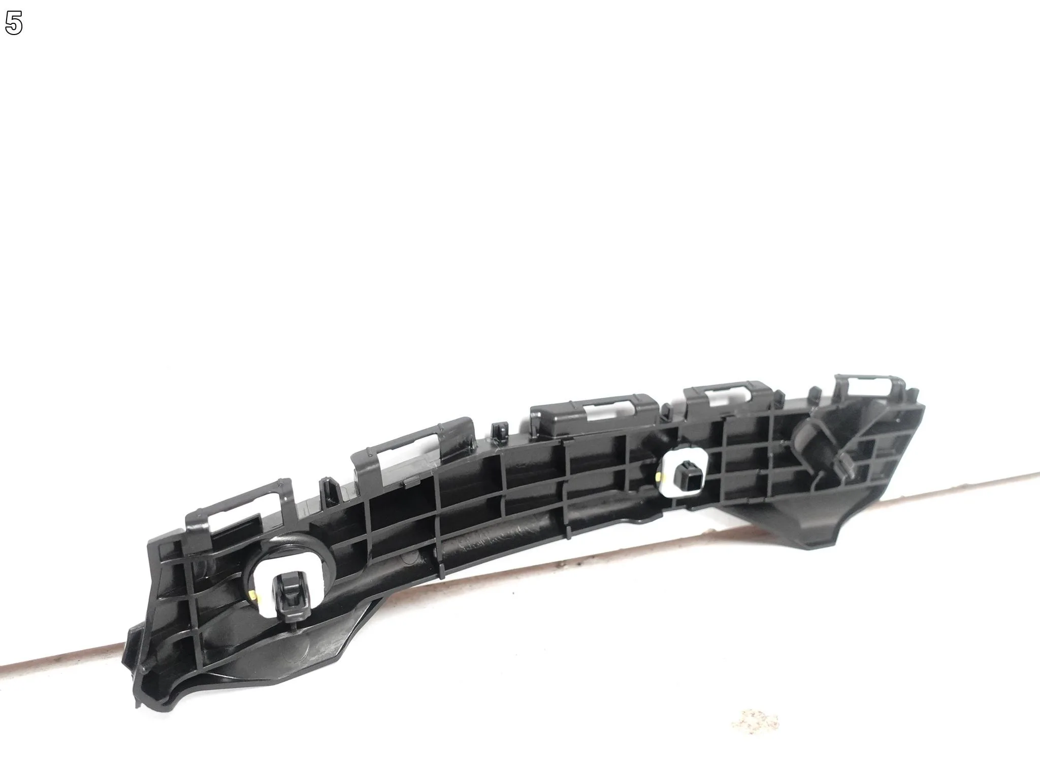 TOYOTA YARIS III XP150 LIFT 17-20 ŚLIZG MOCOWANIE W ZDERZAK TYŁ LEWY ORG f5656a13fc6dc2e0b3f16b25b5d10ba2
