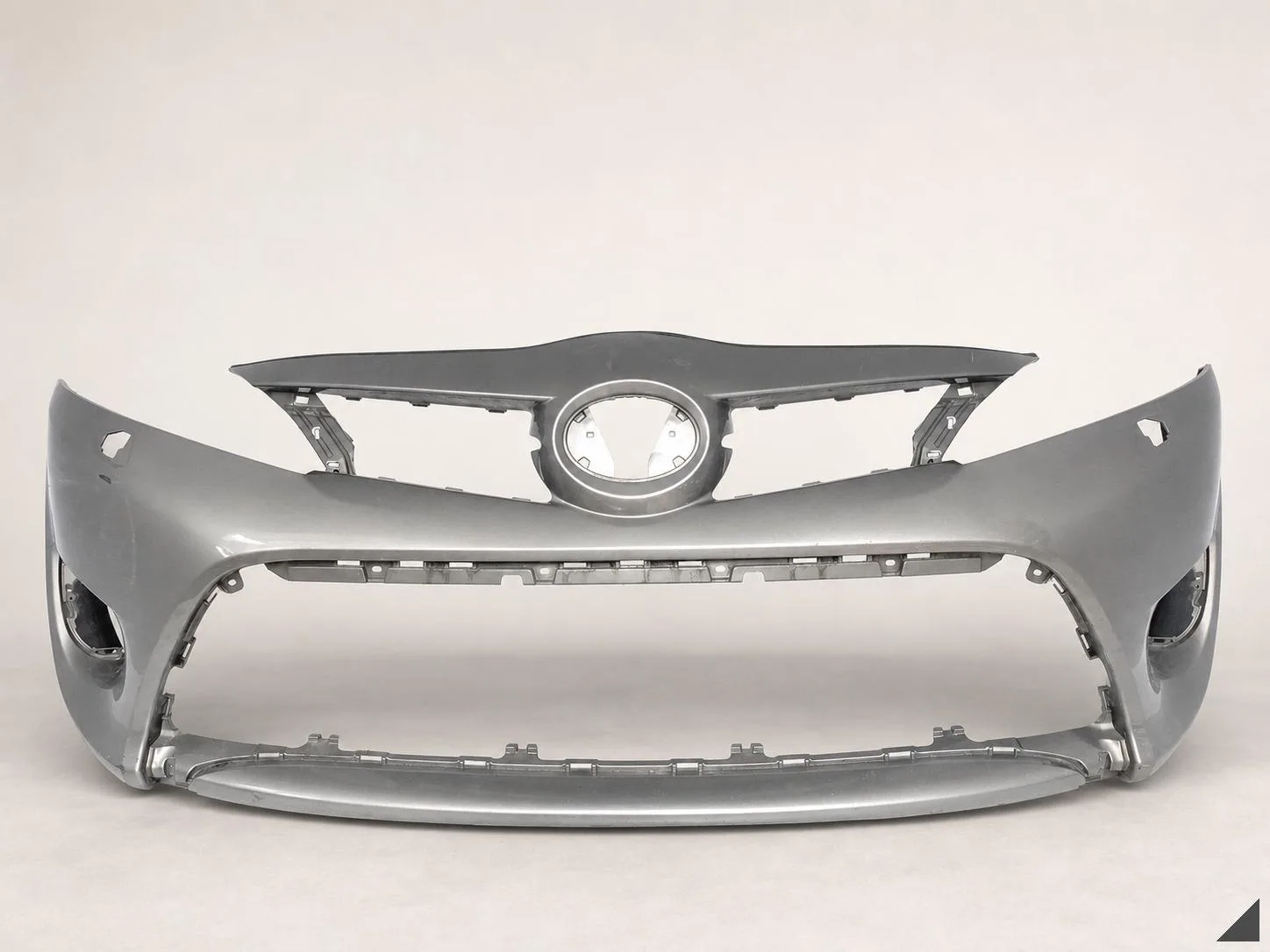 TOYOTA VERSO AR20 LIFT 13-18 ZDERZAK PRZÓD WERSJA POD SPRYSKI REFLEKTORÓW 497877502c9c76aa105385fe56c64cfd
