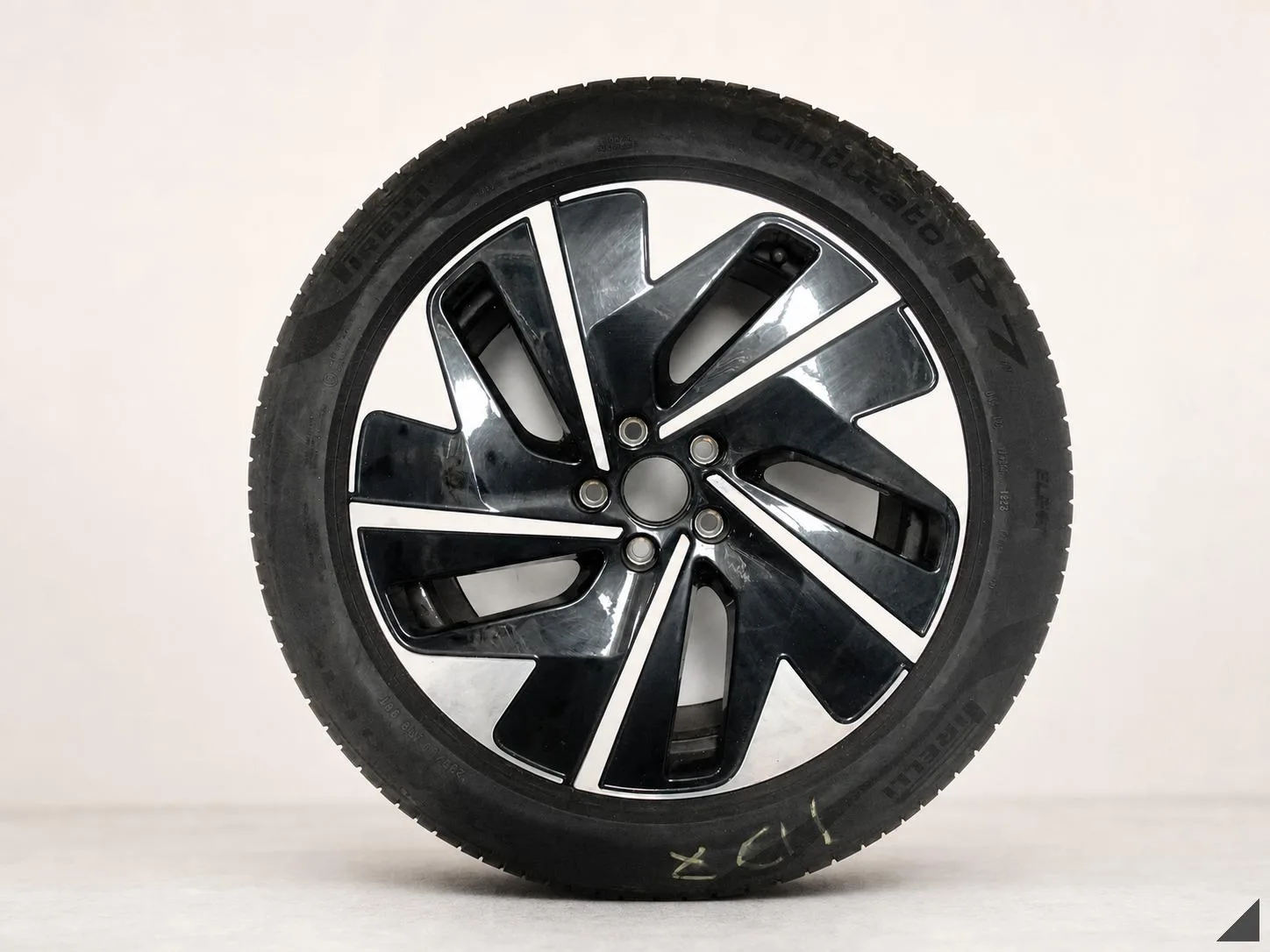 VW ID.7 ID7 KOŁO FELGA 8Jx19 ET 45 5×112 OPONA PIRELLI 235/50 R19 2025 ROK 0f87c8a5e97e0e6b1d8424063aa3b6d1