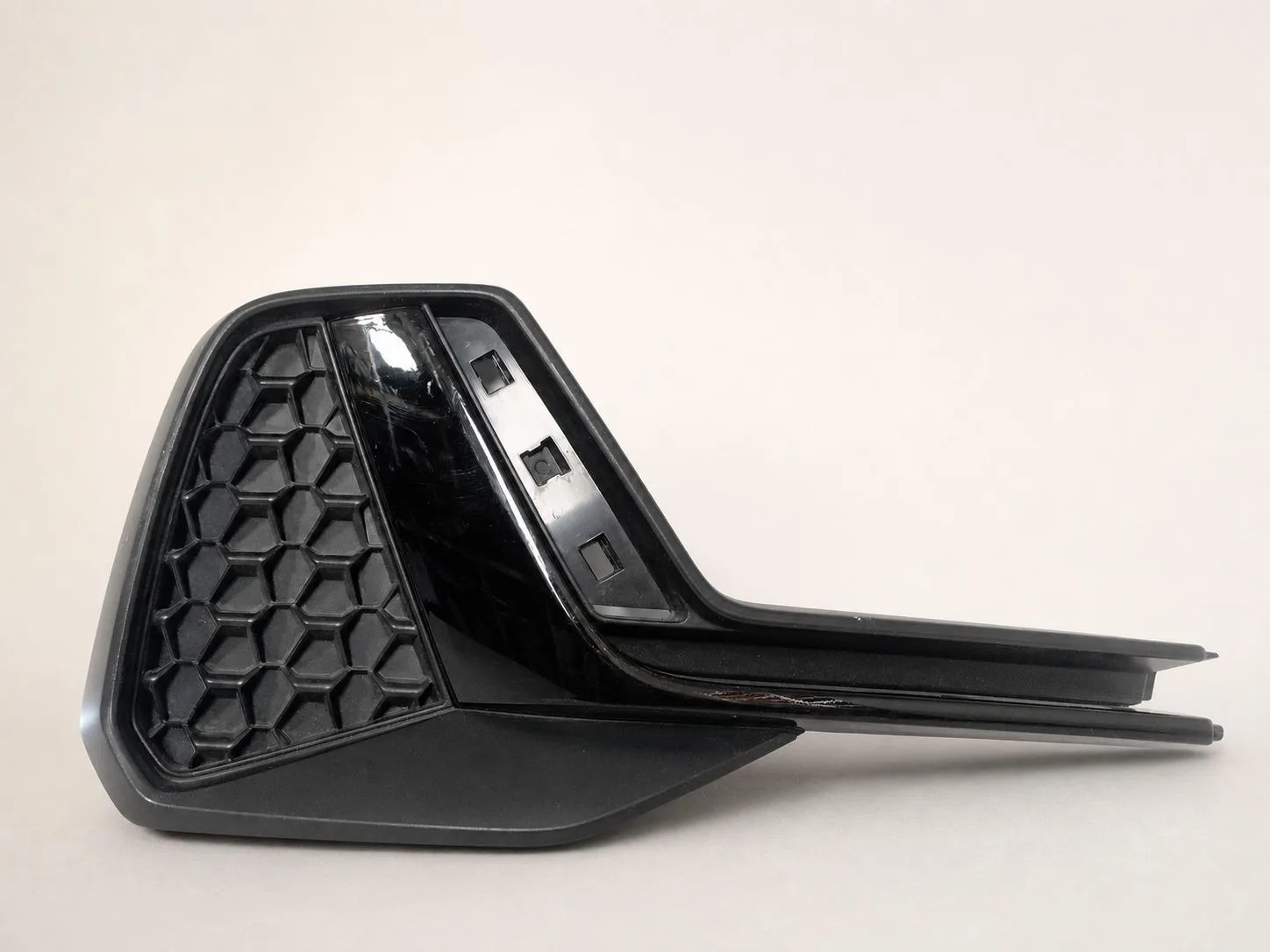 AUDI A1 II 82A GB S-LINE 18- ATRAPA KRATKA LISTWA ZDERZAK SPOILER TYŁ LEWA 79d51d8f8af2311c55b1e2b117cd8d43