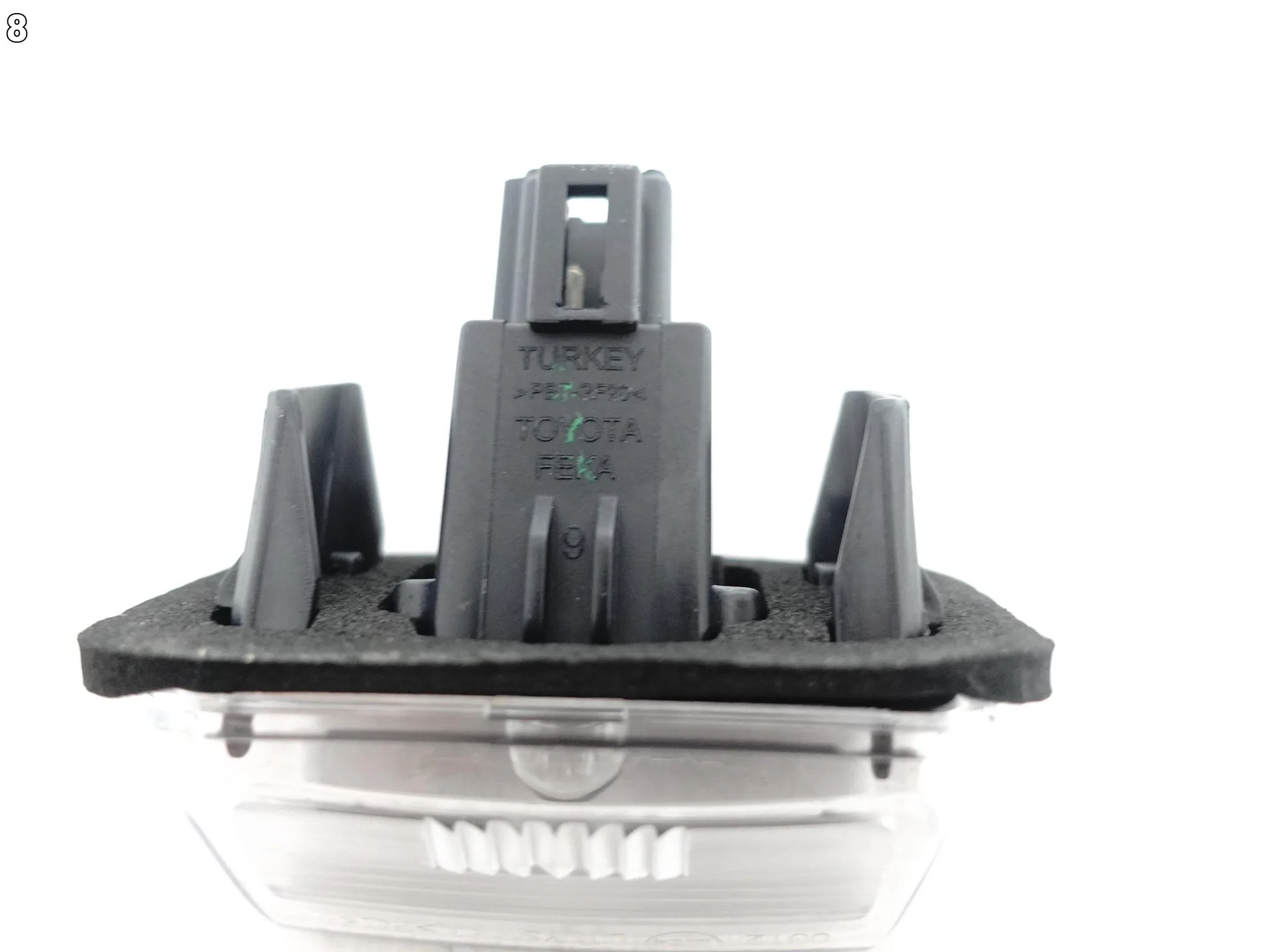 TOYOTA YARIS III IV AURIS II COROLLA LAMPKA TABLICY REJESTRACYJNEJ TYŁ R=L 64dd07e0e9df086e3ba6e850459137d4