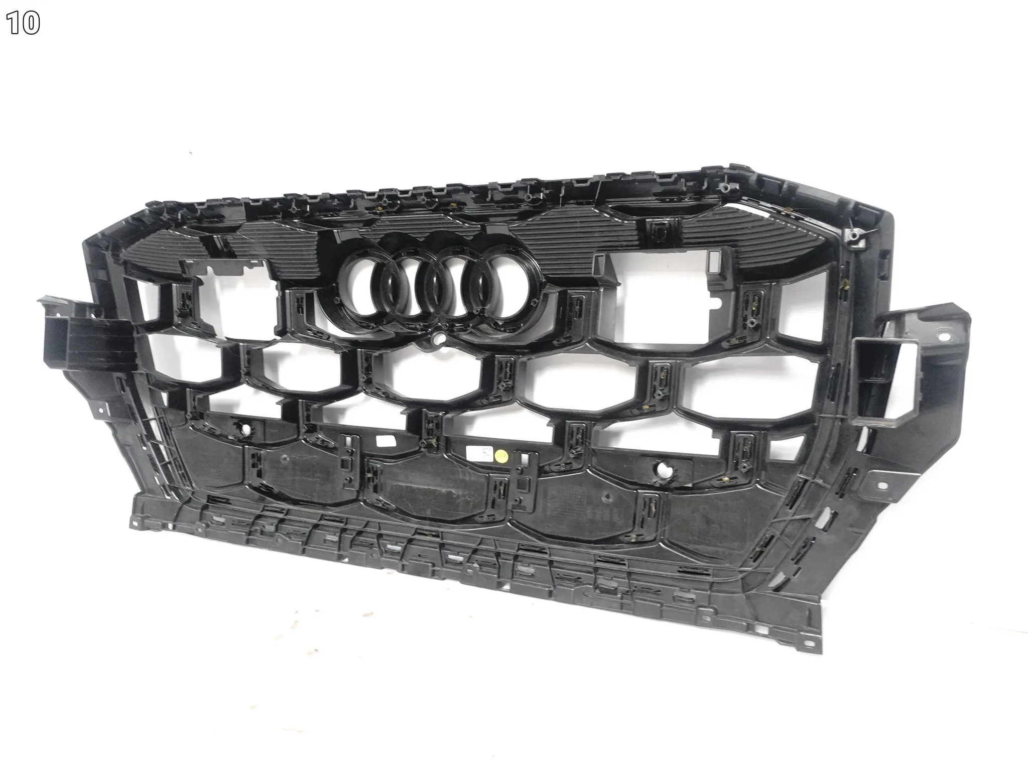 AUDI SQ7 S Q7 4M0 II LIFT 24- EMBLEMAT GRILL ATRAPA BLACK (ACC/KAMERA/PDC) 34938cb86dd15974b0d1a72c9e83e39e