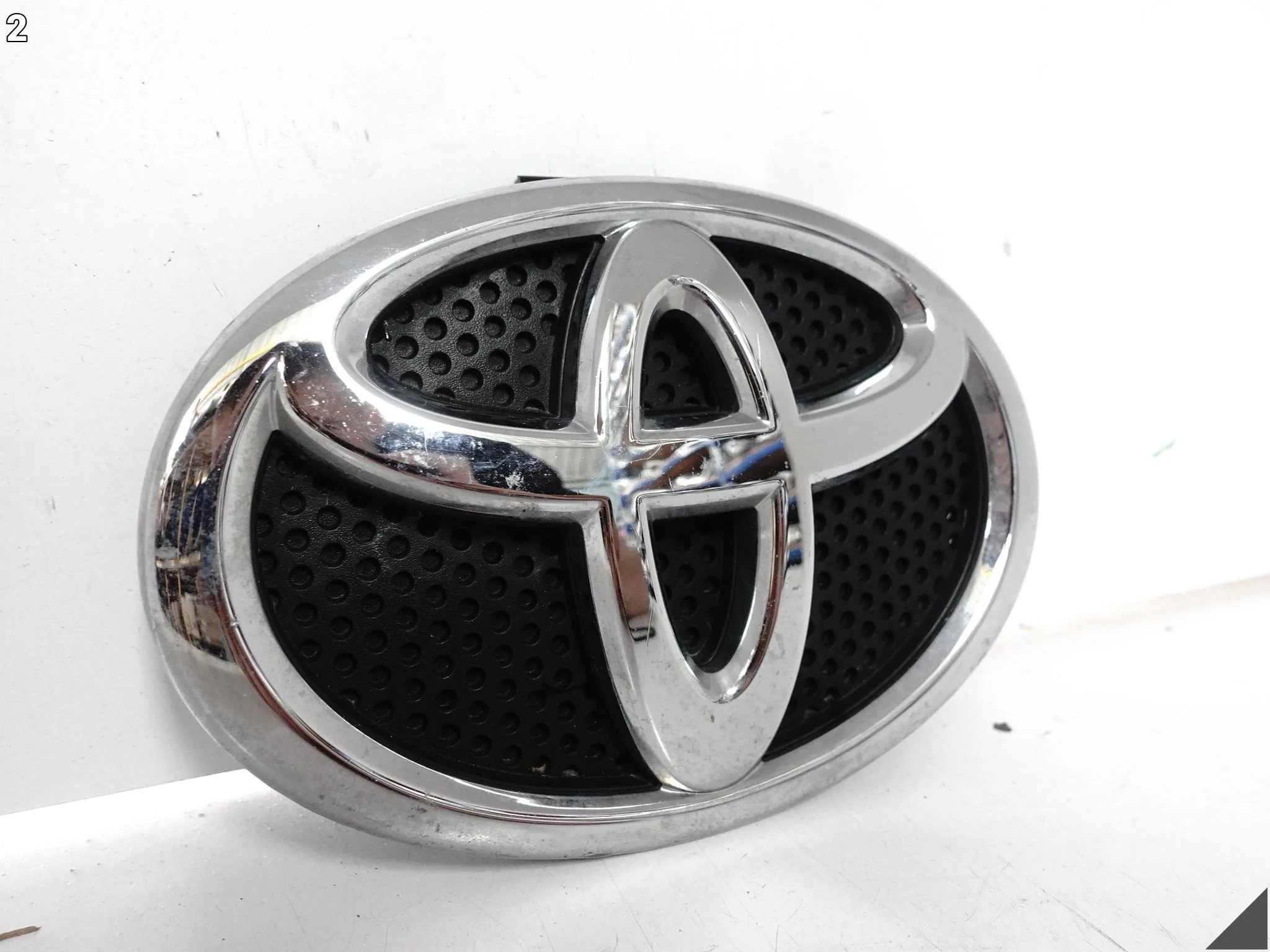 TOYOTA VERSO AR20 LIFT AURIS II E180 ZNACZEK EMBLEMAT LOGO W ZDERZAK PRZÓD 17d16fc9a1dce1d1cae31c78e43c4f63