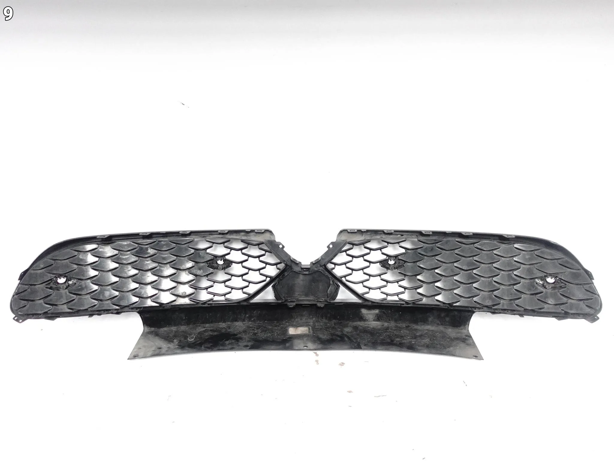 ALFA ROMEO TONALE 965 22- GRILL ATRAPA KRATKA W ZDERZAK PRZÓD (PDC) db09294a8553aeb3f6d0ddb07060b91d