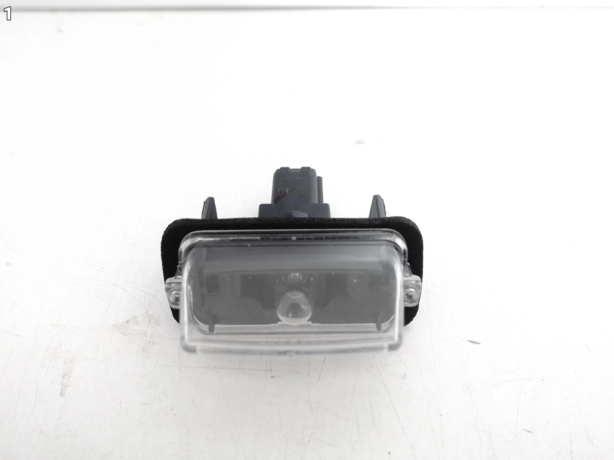 TOYOTA YARIS III IV AURIS II COROLLA LAMPKA TABLICY REJESTRACYJNEJ TYŁ R=L da2ddabf531d1ce60be27b0eb29e70ae