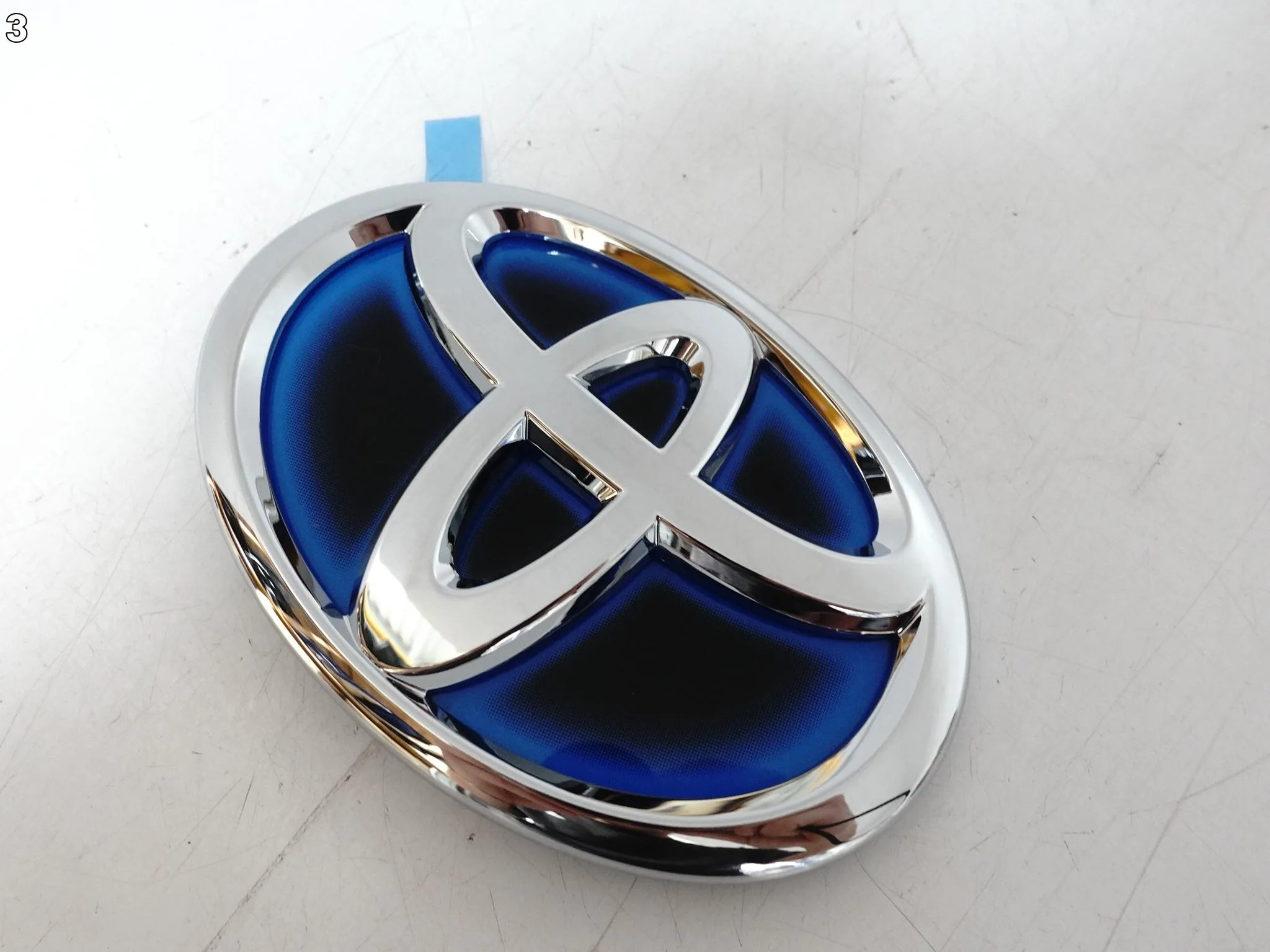 TOYOTA PRIUS PRIME RAV4 EV AURIS II ZNACZEK EMBLEMAT LOGO W KLAPĘ BAGAŻNIKA 4522765cf98b8d57414ecdcc32286c67