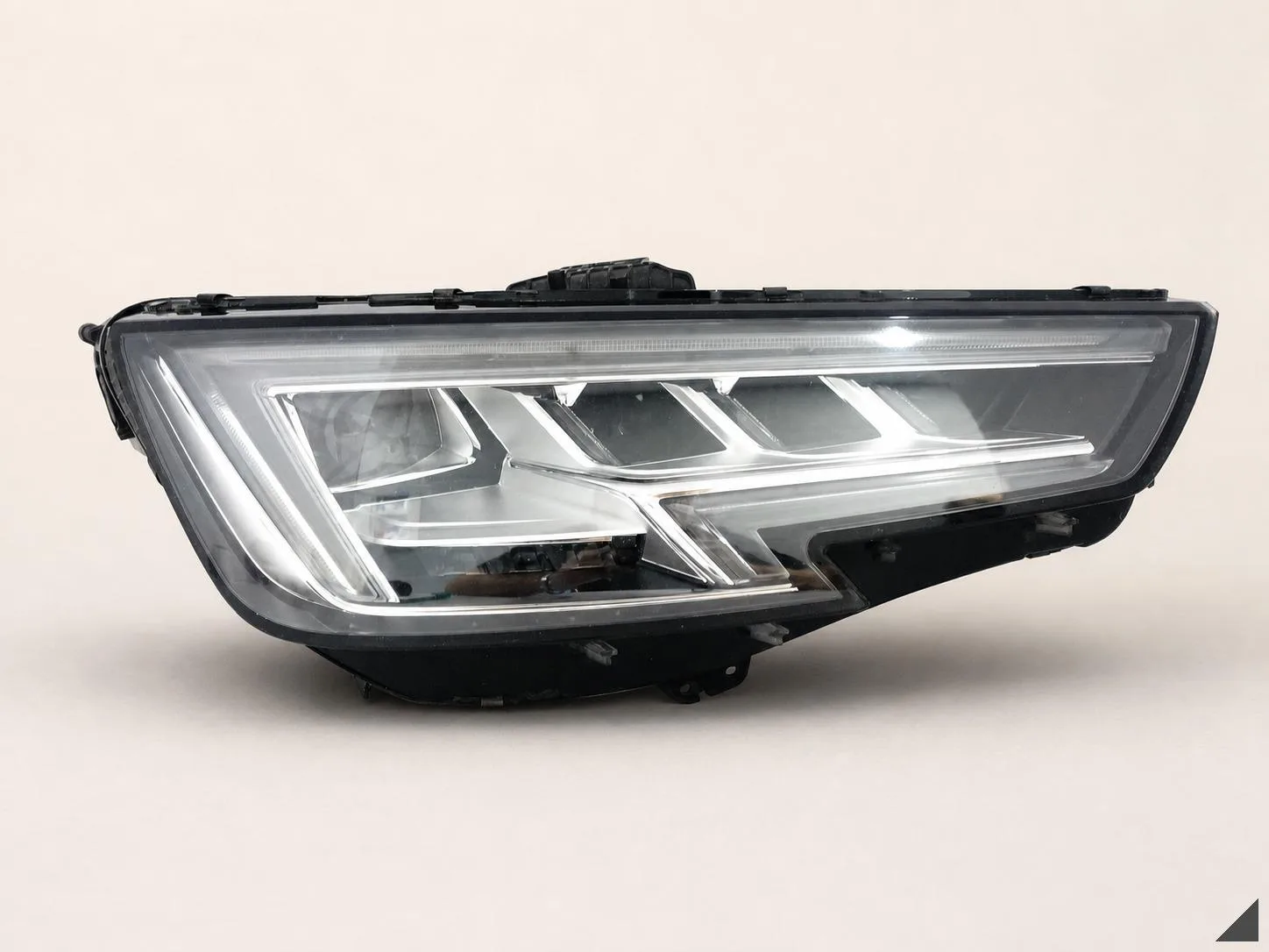 AUDI A4 S4 8W0 B9 15-19 LAMPA HEADLIGHT MATRIX FULL LED PRAWA PRZÓD EUROPA 521aae4afb187c61c2dd4b34fc77339c