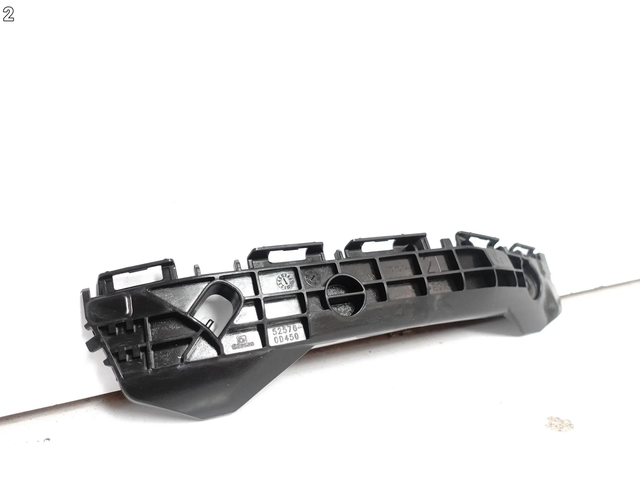 TOYOTA YARIS III XP150 LIFT 17-20 ŚLIZG MOCOWANIE W ZDERZAK TYŁ LEWY ORG 8ae5bce92f093b5af330c9a55419238d
