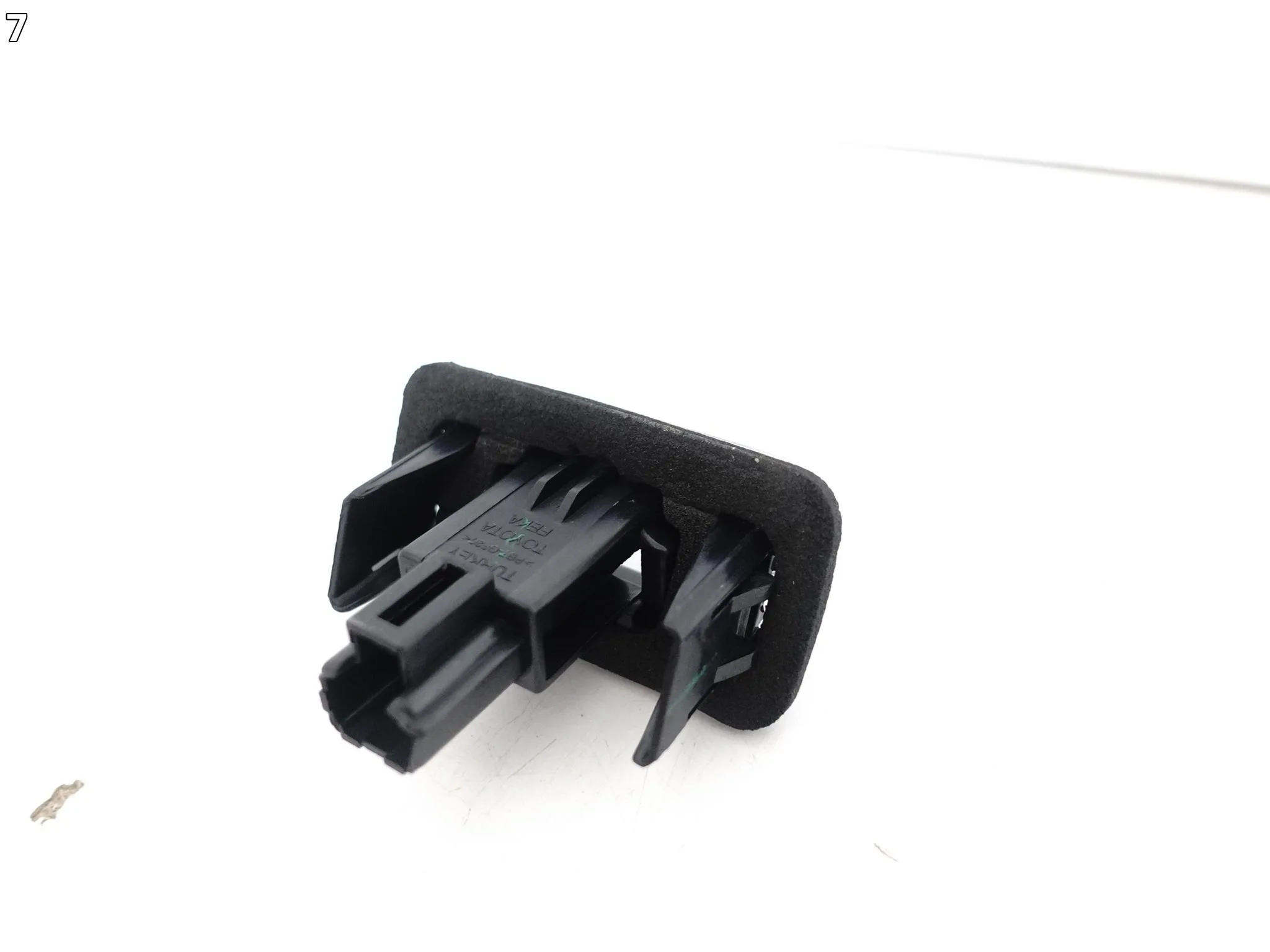 TOYOTA YARIS III IV AURIS II COROLLA LAMPKA TABLICY REJESTRACYJNEJ TYŁ R=L bb8ebcee9ccb8b72e87f9b4366fe4732