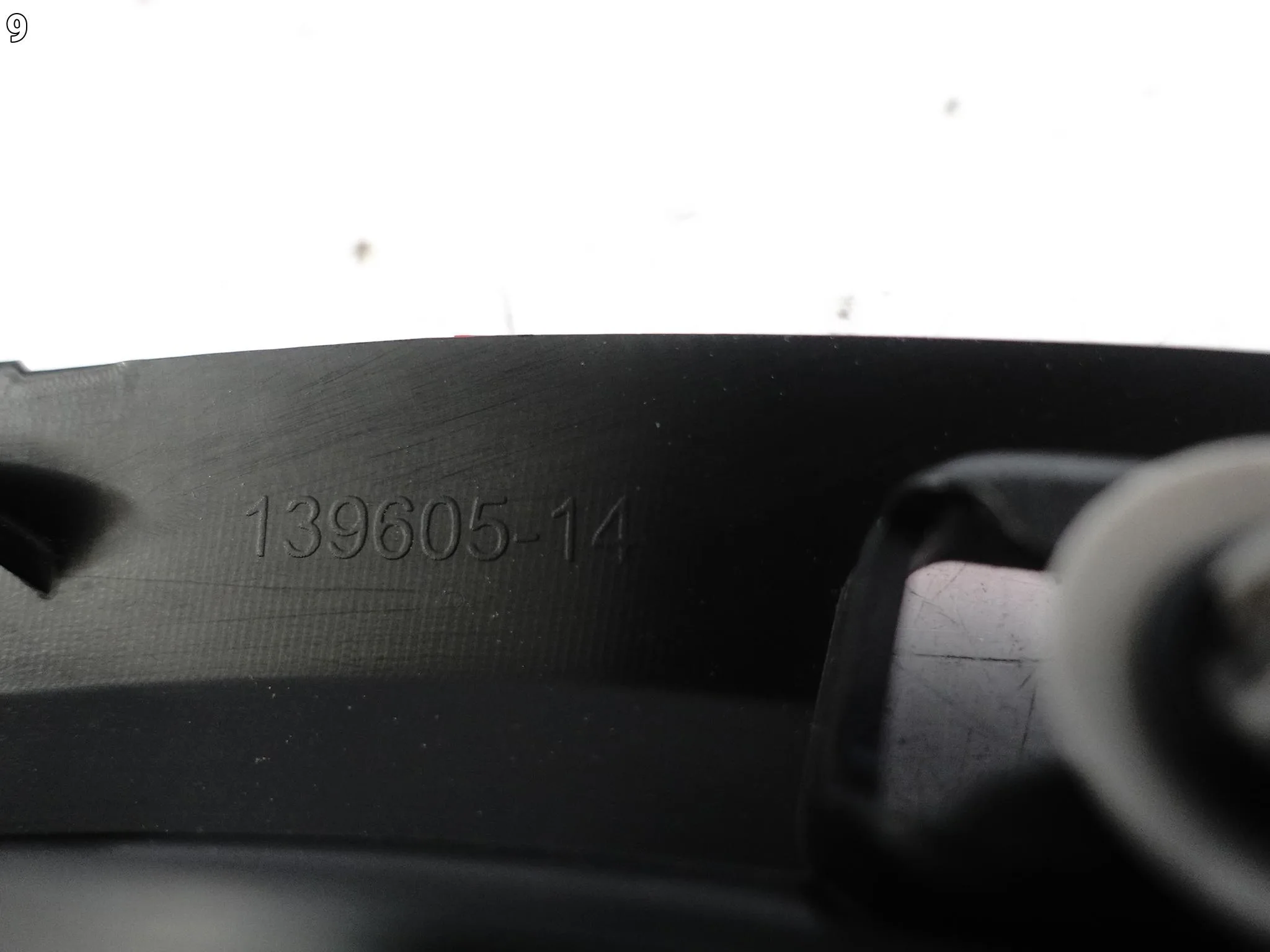 BMW X3 G01 X4 G02 M-PAKIET 17- ŚLIZG PODKŁADKA LISTWA BŁOTNIK PRZÓD PRAWA 79ae555ff1290302379ba767ba991cf3